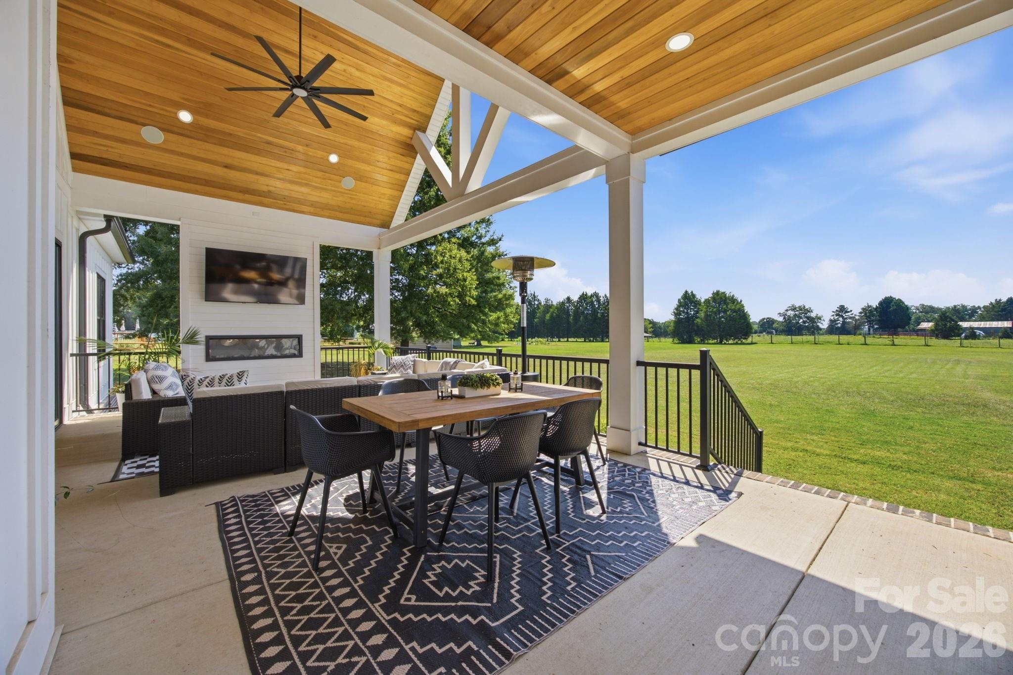 720 Trexler Loop Property Photo 36