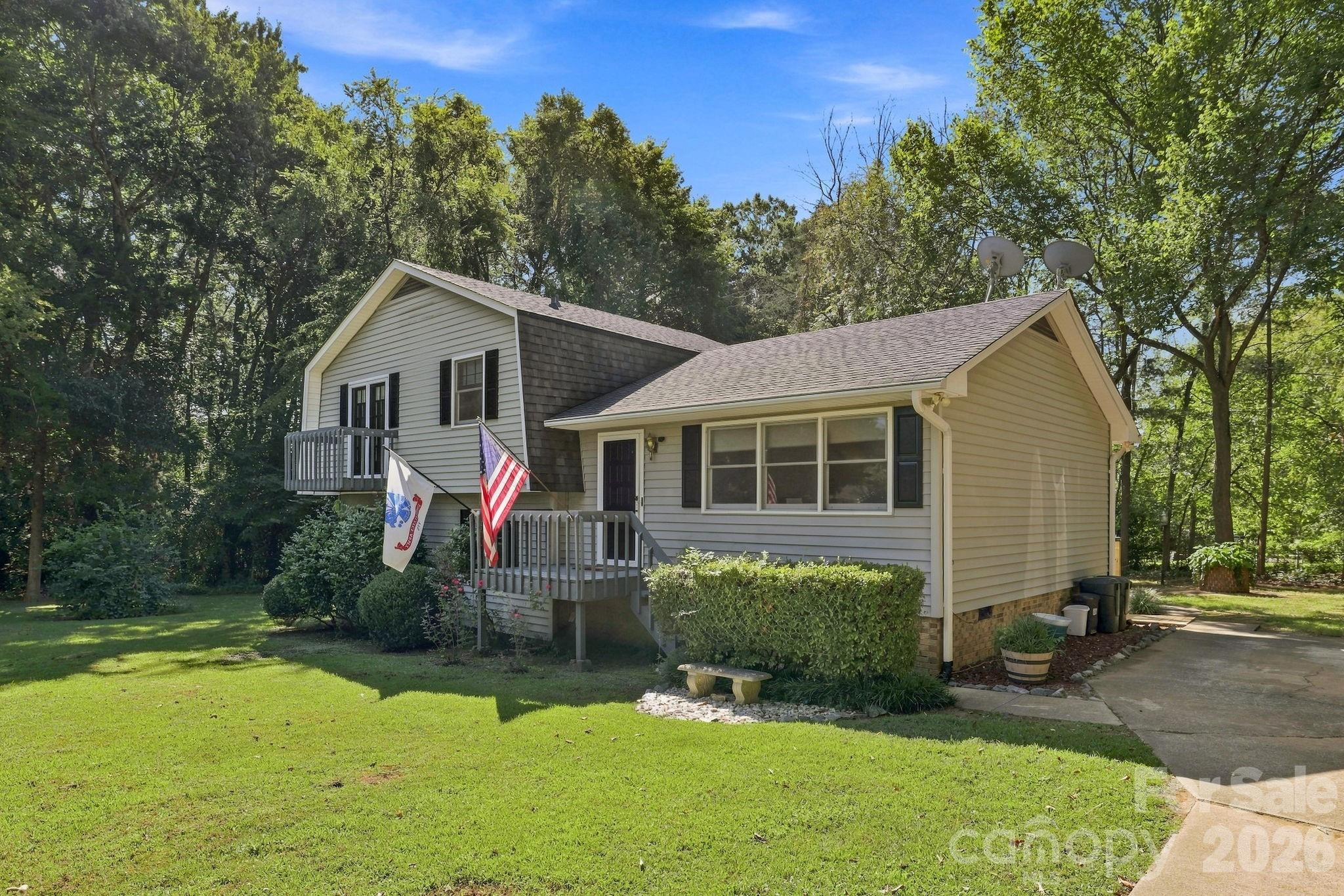 5421 Woodside Drive Property Photo 2