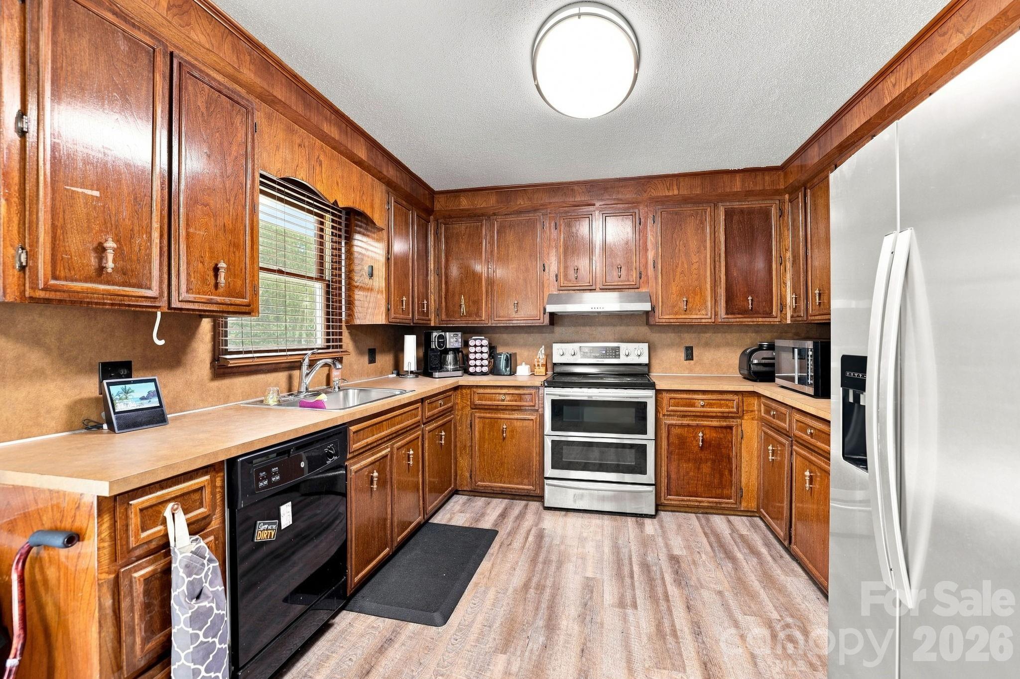5421 Woodside Drive Property Photo 7