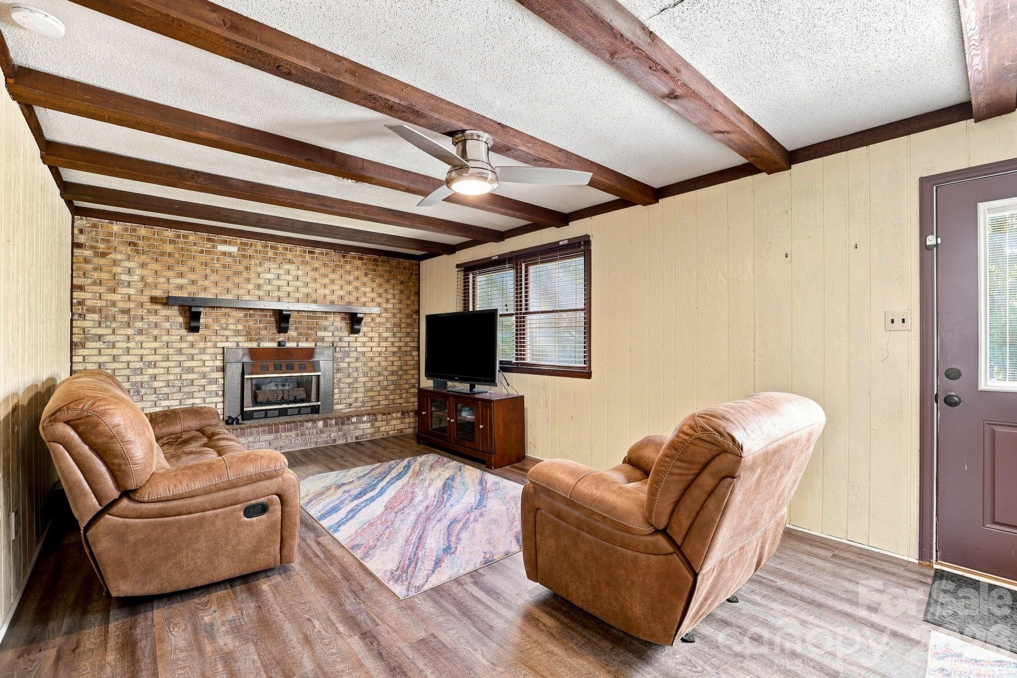 5421 Woodside Drive Property Photo 10