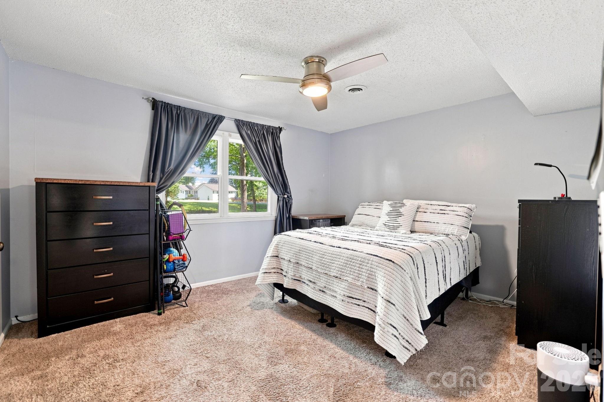 5421 Woodside Drive Property Photo 17