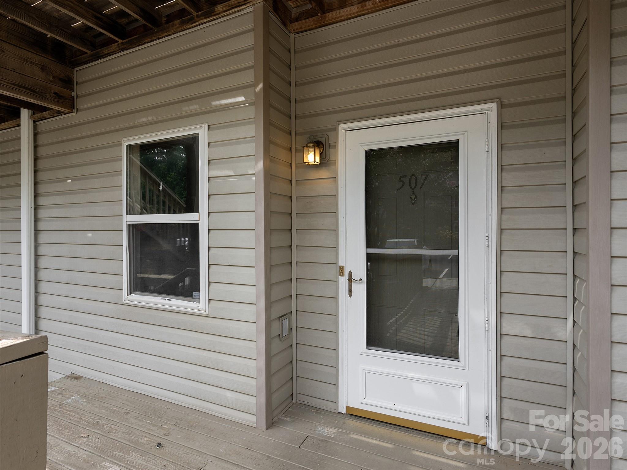 507 Carlyle Way Property Photo 2