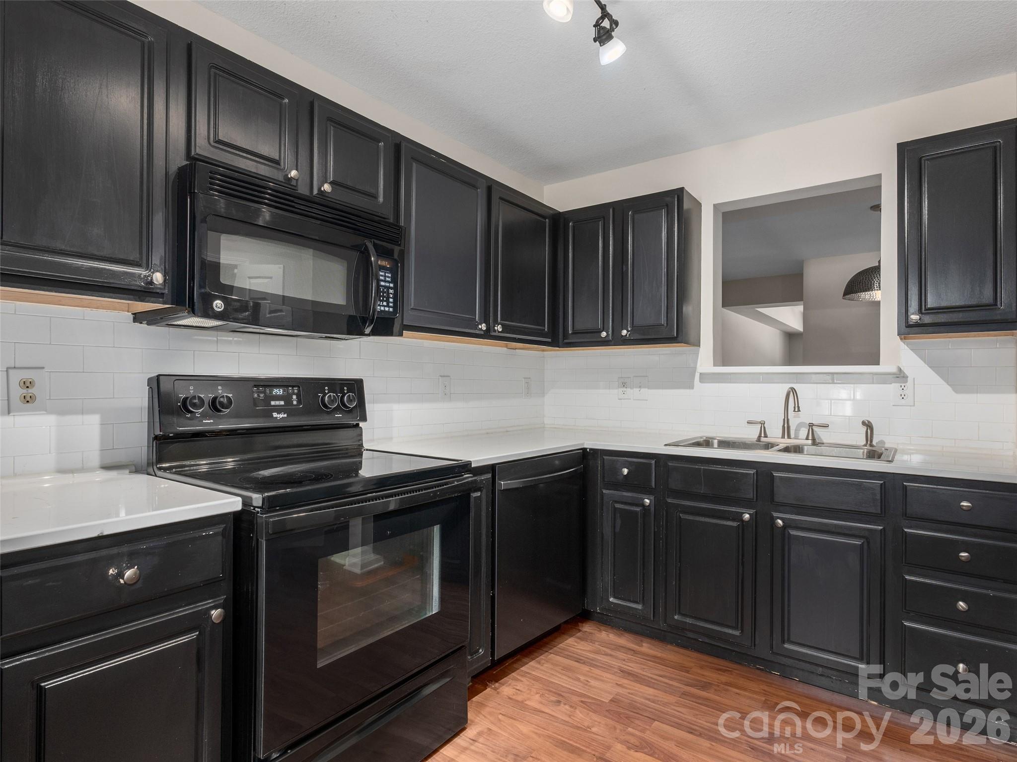 507 Carlyle Way Property Photo 11