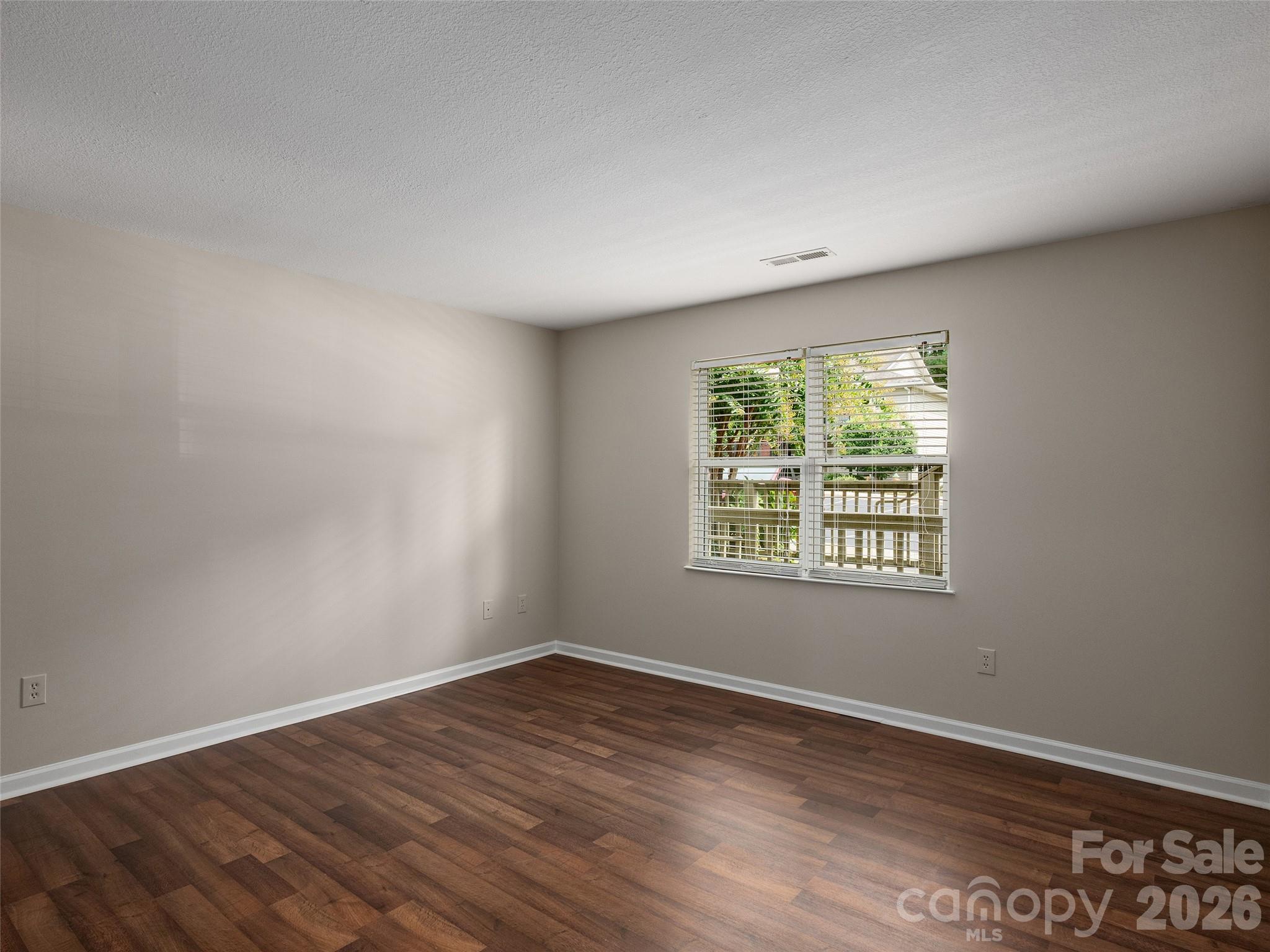 507 Carlyle Way Property Photo 13