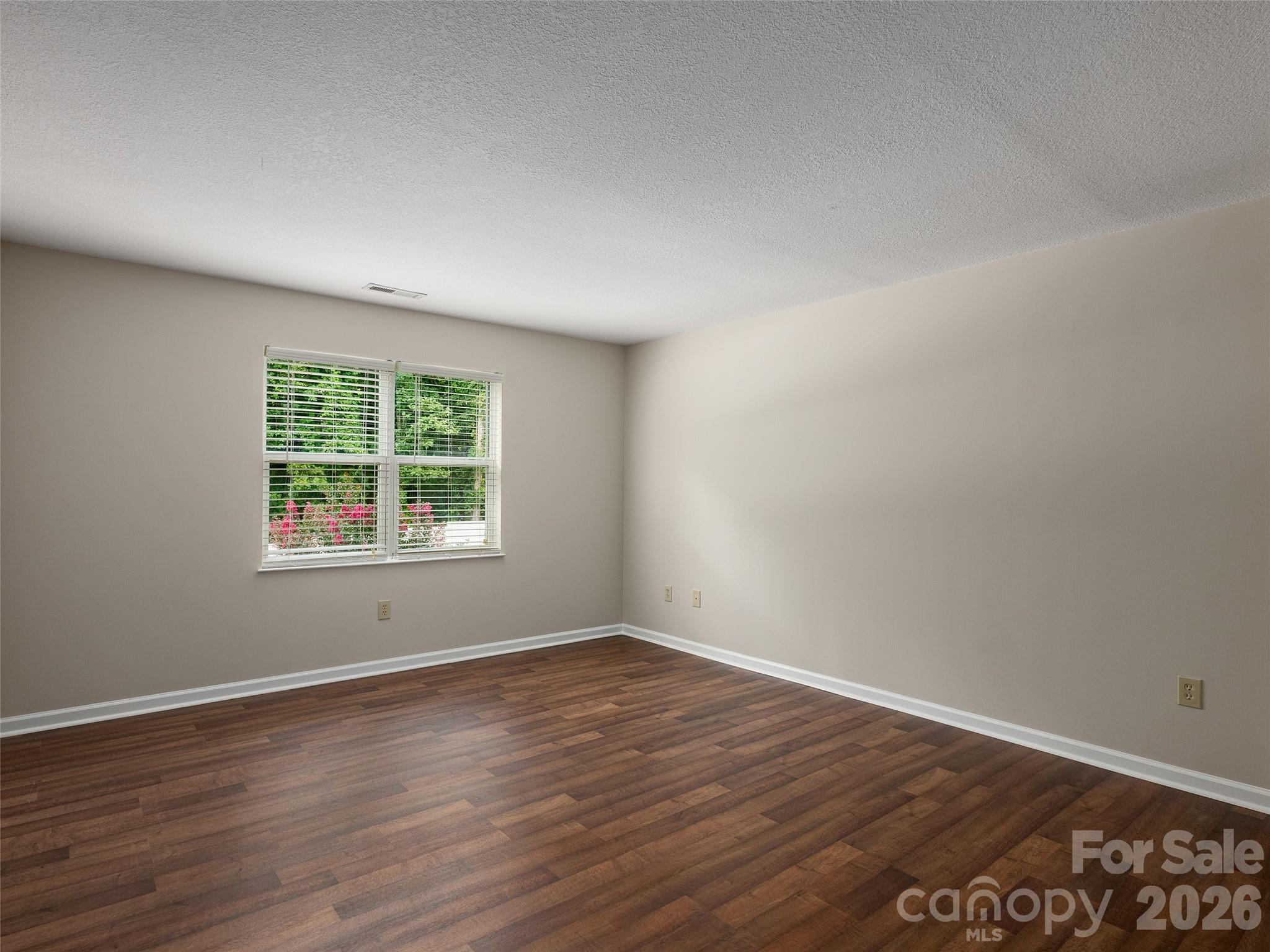 507 Carlyle Way Property Photo 17