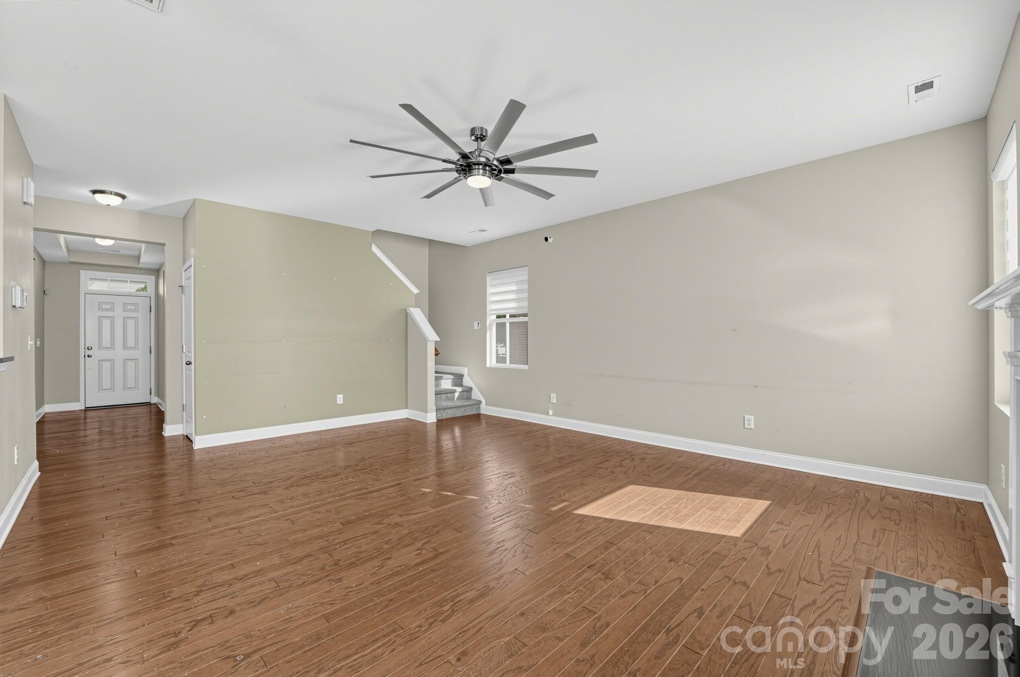 284 Oakbourne Lane Property Photo 4