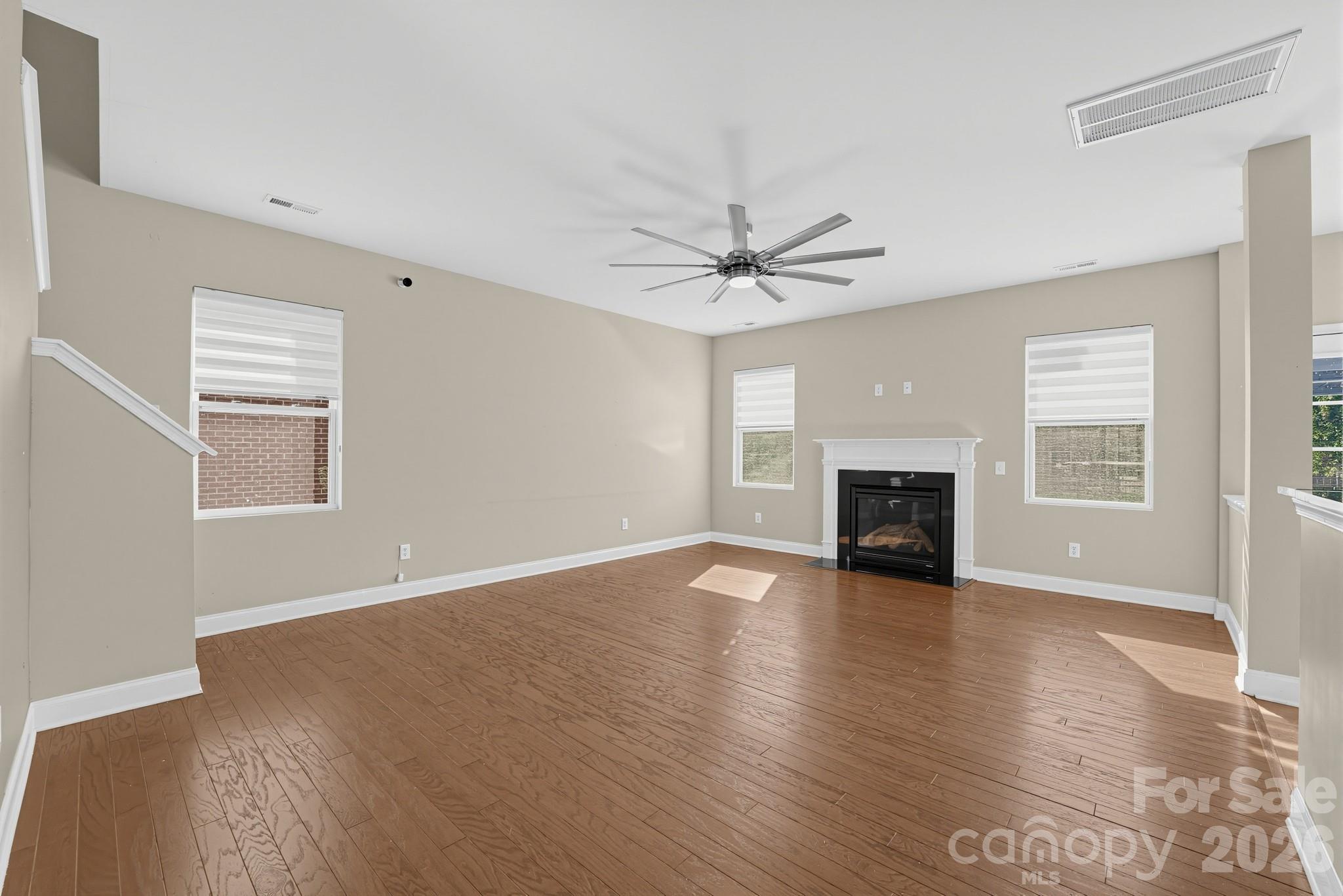 284 Oakbourne Lane Property Photo 5