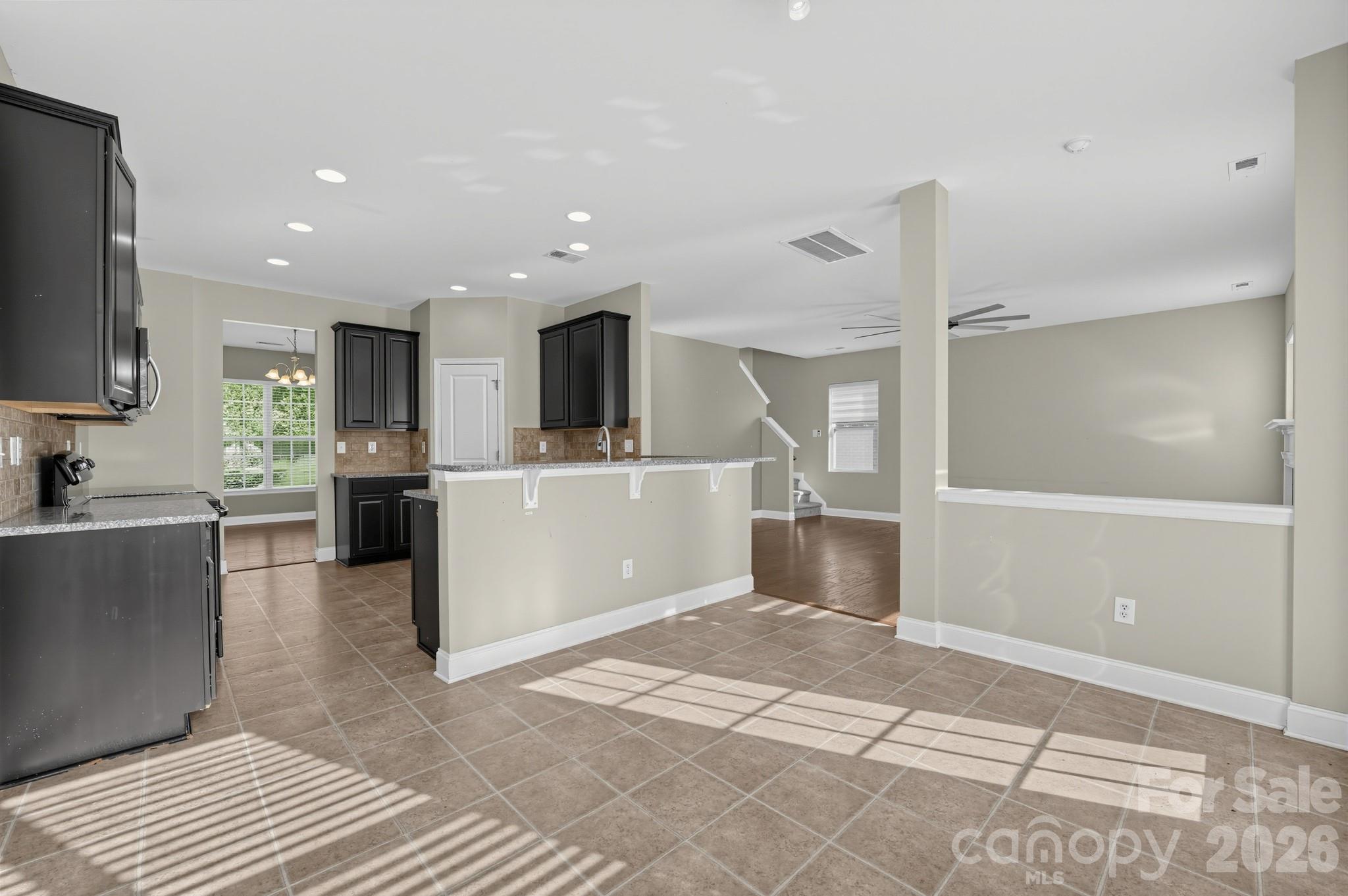284 Oakbourne Lane Property Photo 11