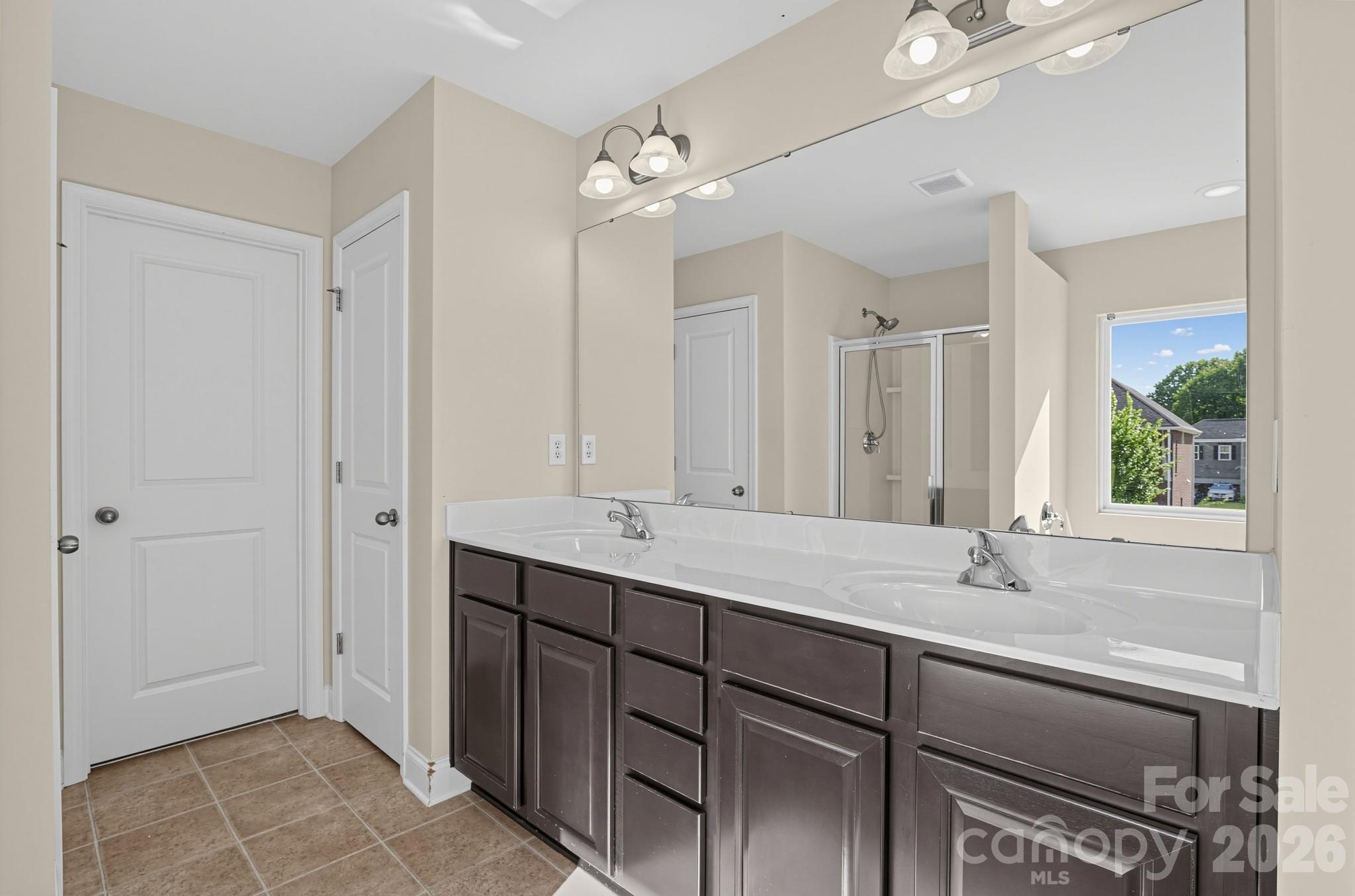 284 Oakbourne Lane Property Photo 18