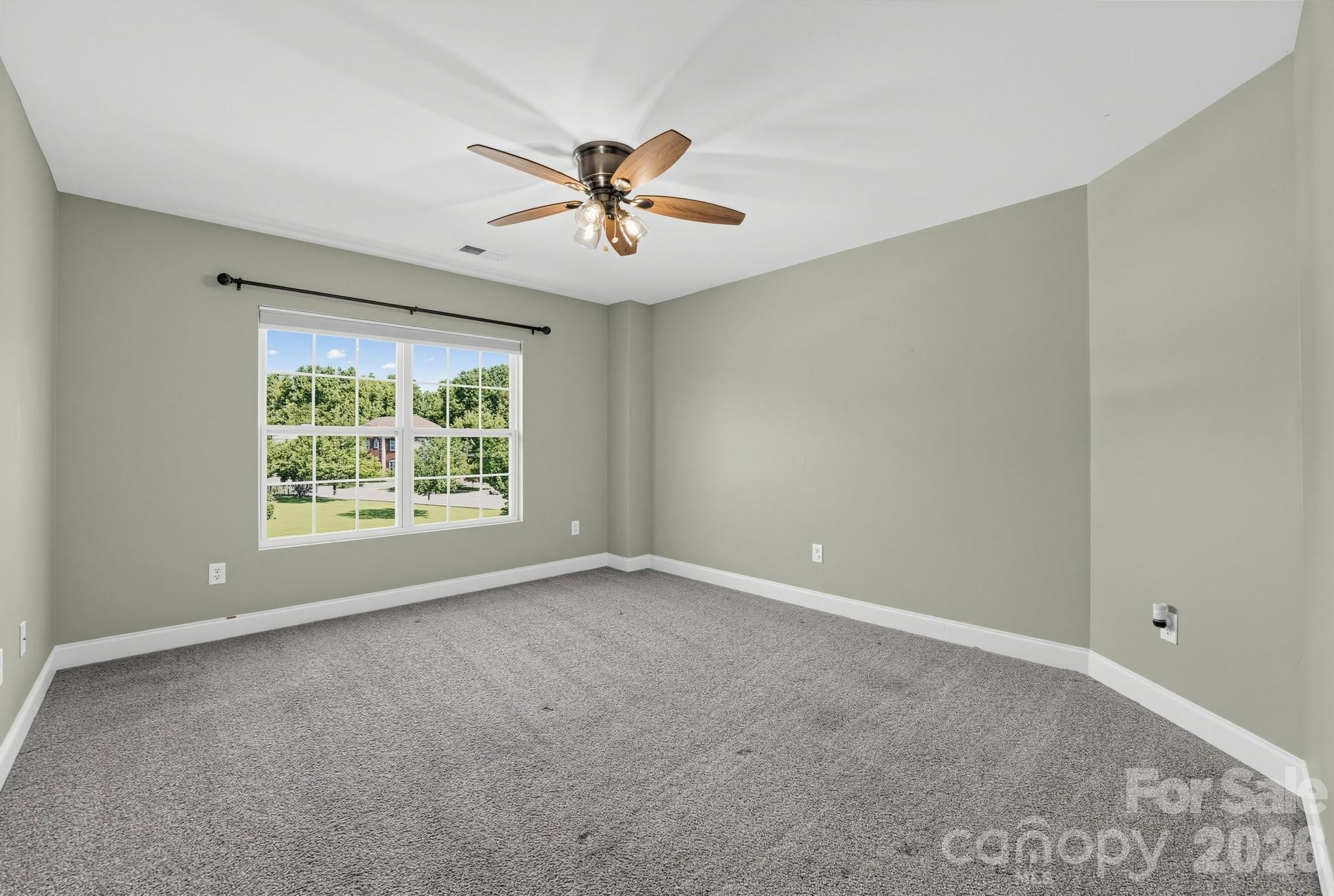 284 Oakbourne Lane Property Photo 22