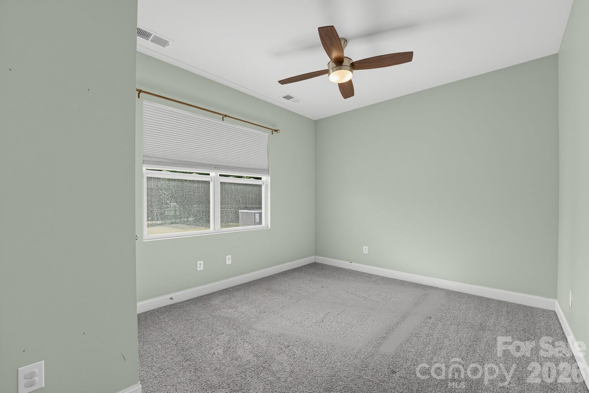 284 Oakbourne Lane Property Photo 23