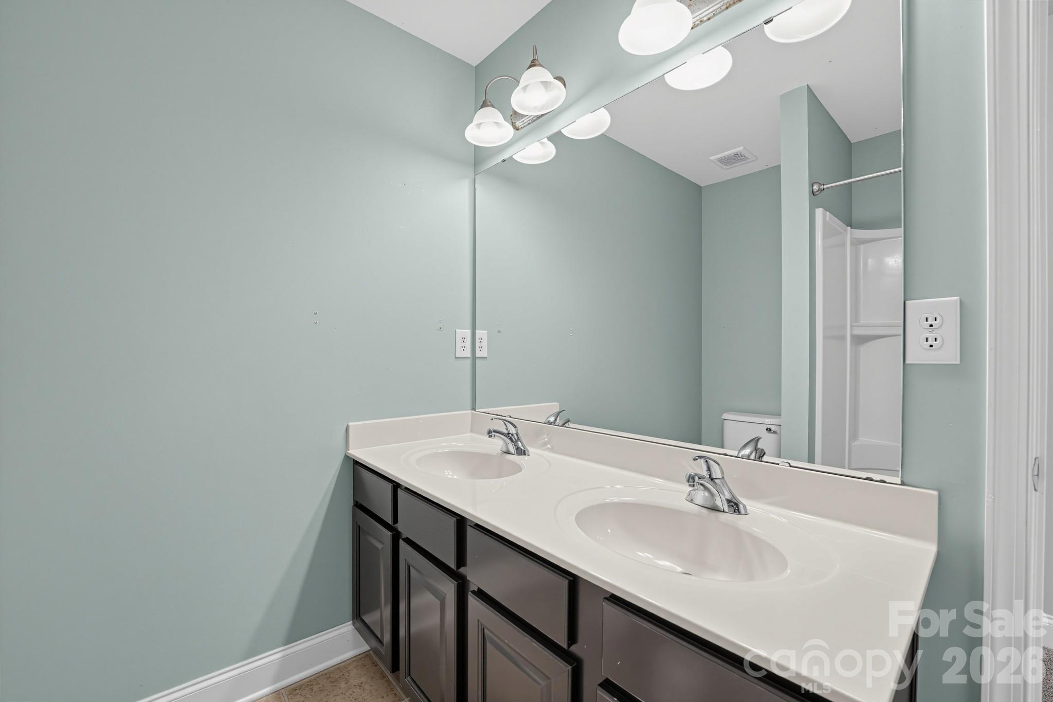 284 Oakbourne Lane Property Photo 25