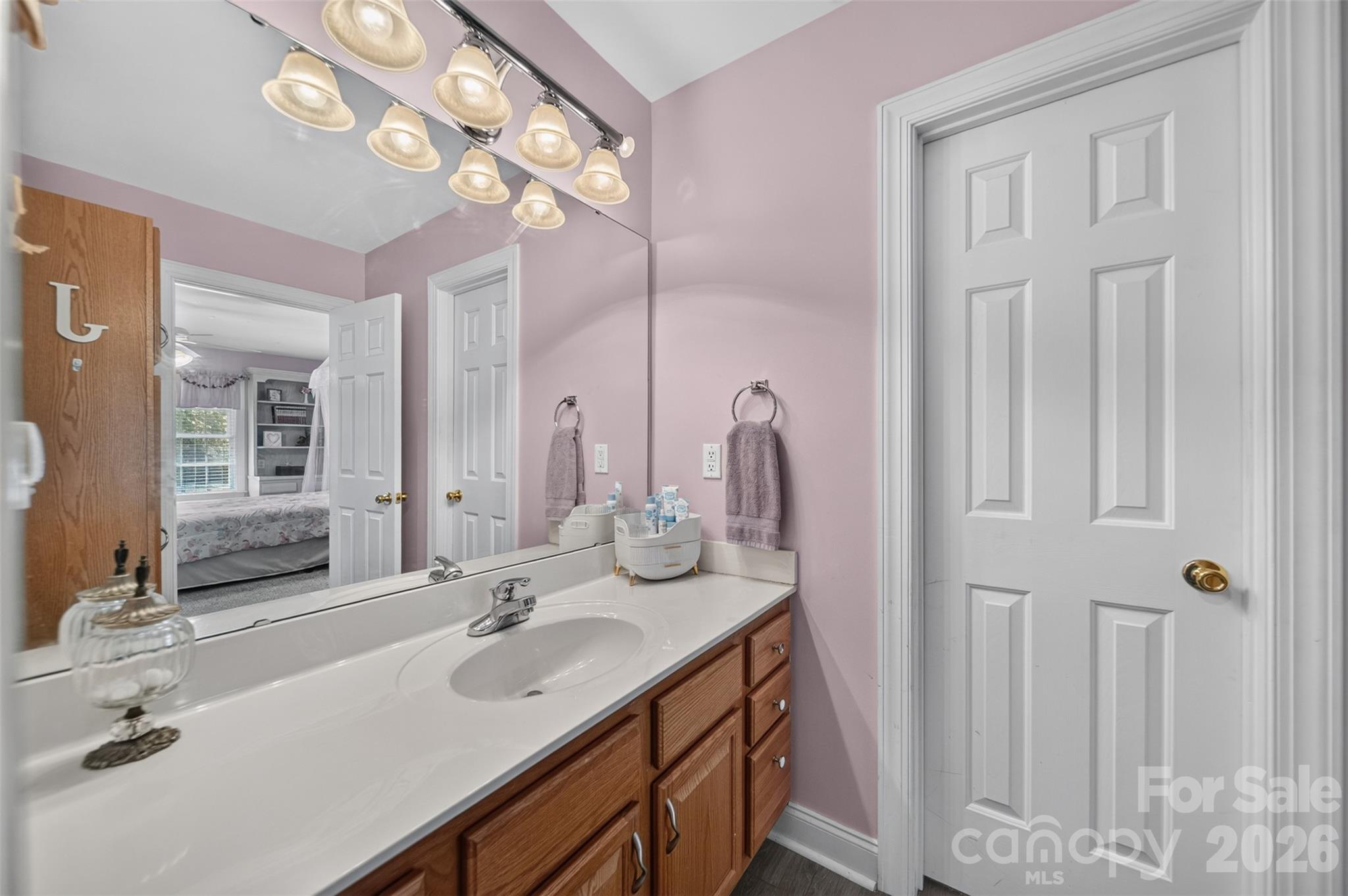 4043 Thompson Road Property Photo 31