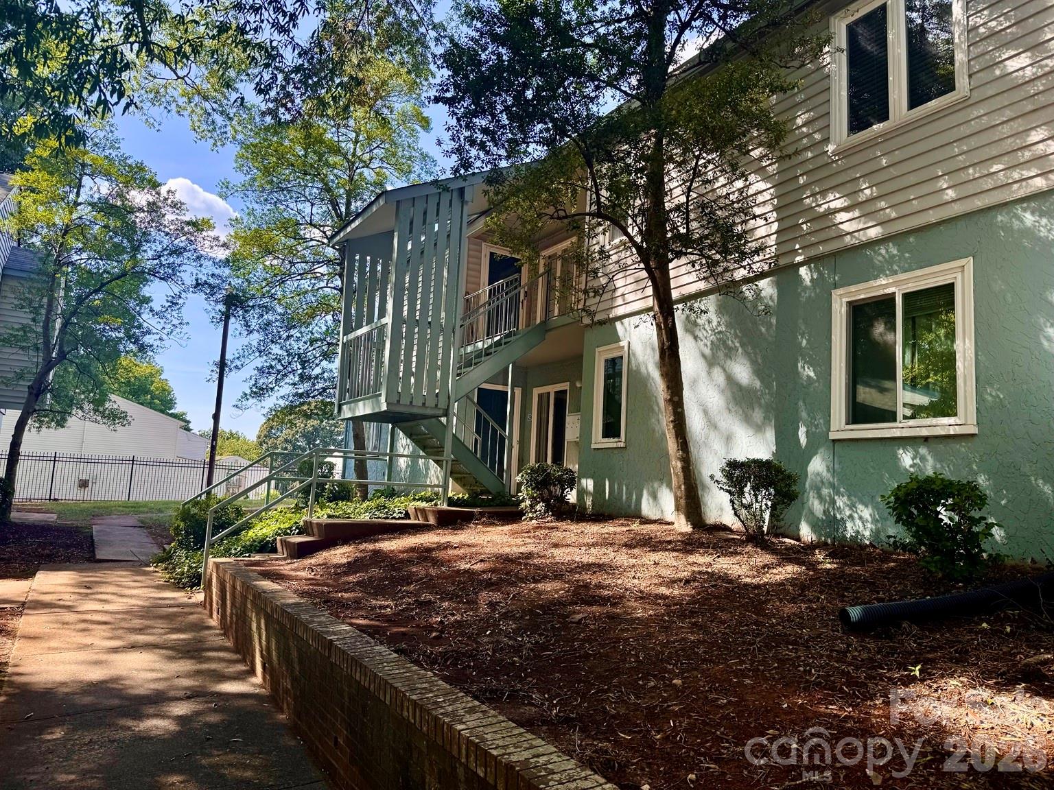 1905 Meadowlark Lane 32 Property Photo 13