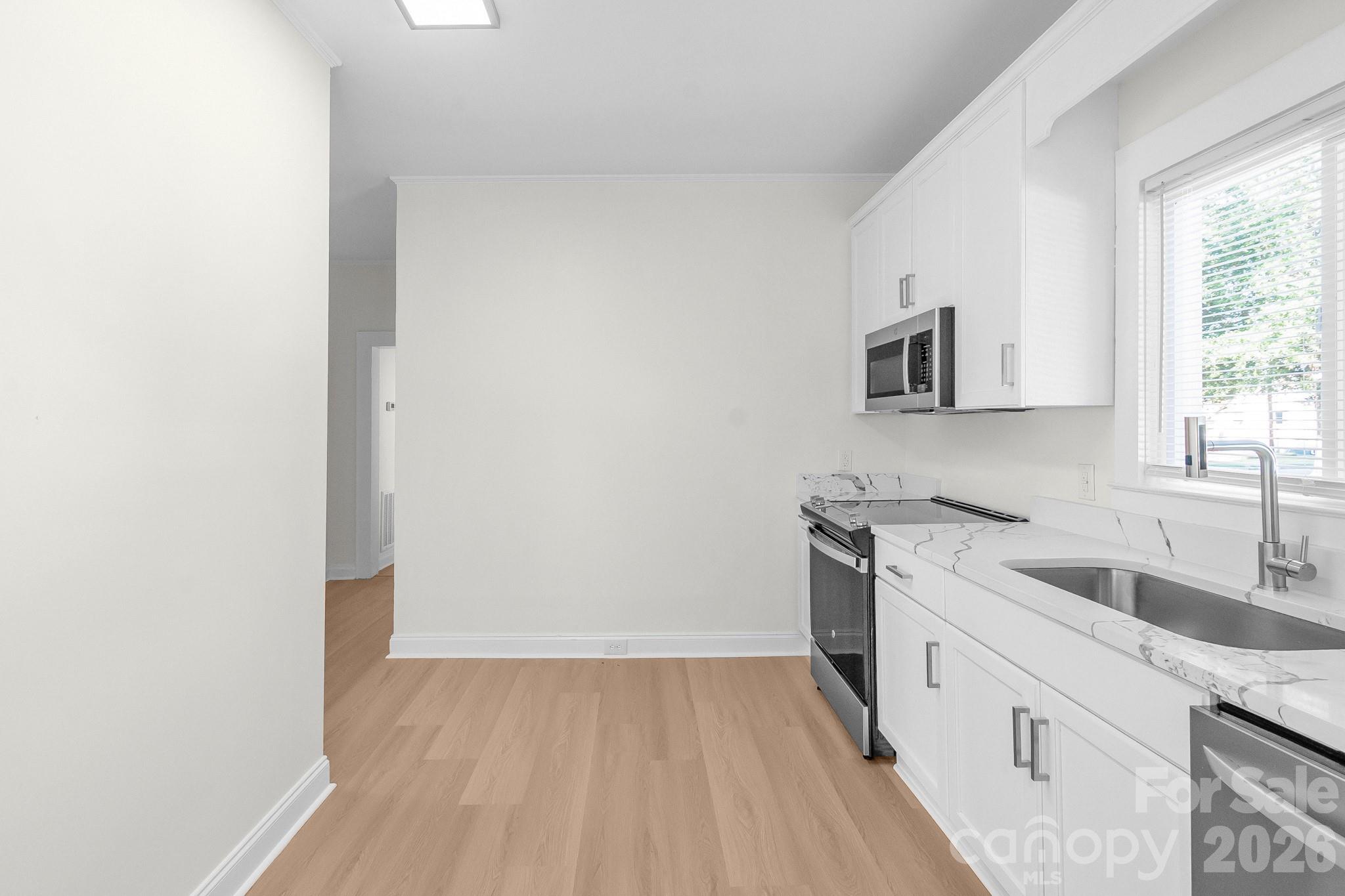 204 Pleasant Street Property Photo 7