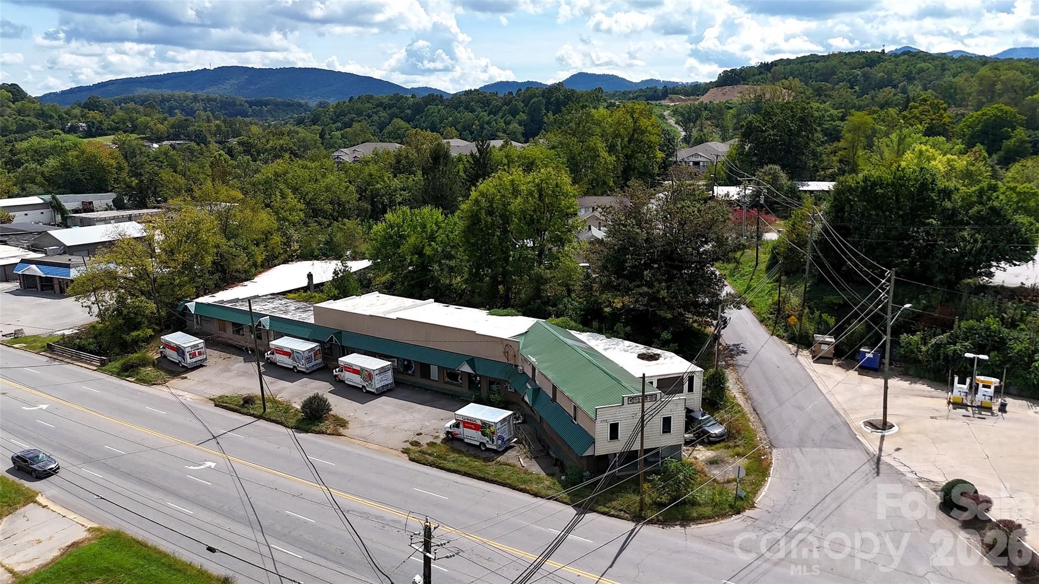 1482 Smokey Park Highway Property Photo 1