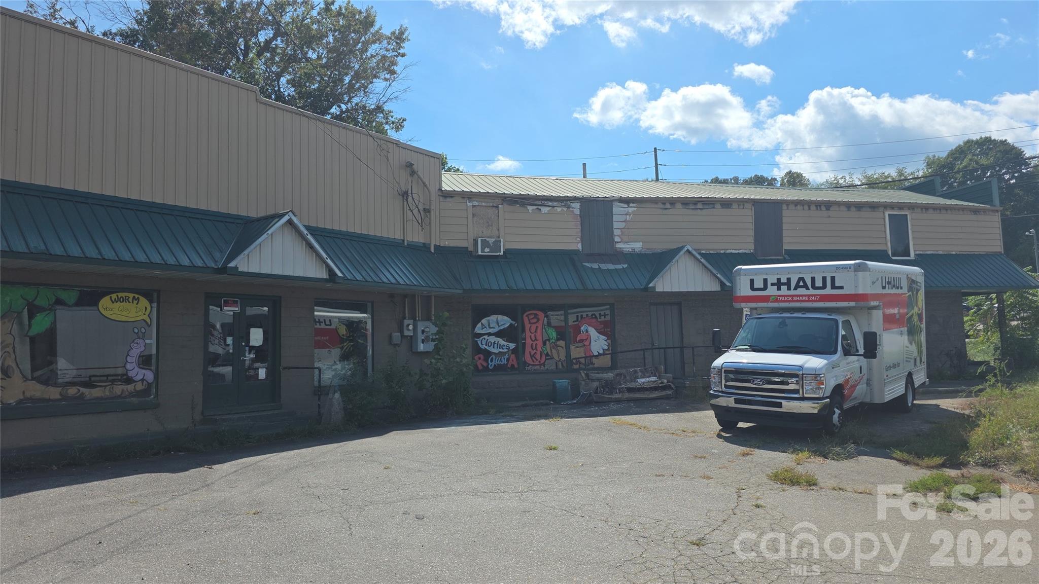 1482 Smokey Park Highway Property Photo 6