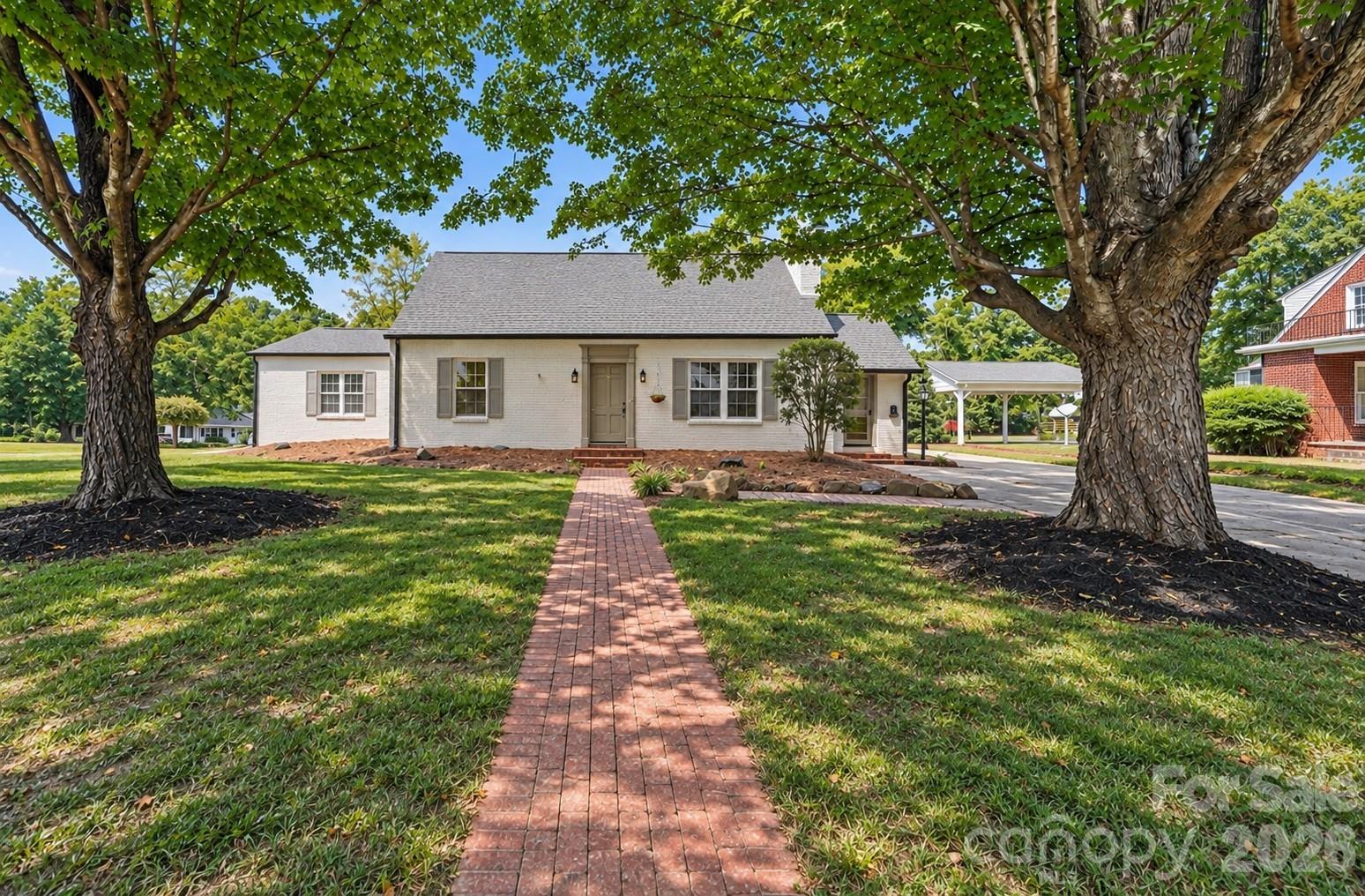 433 N Main Street Property Photo 1