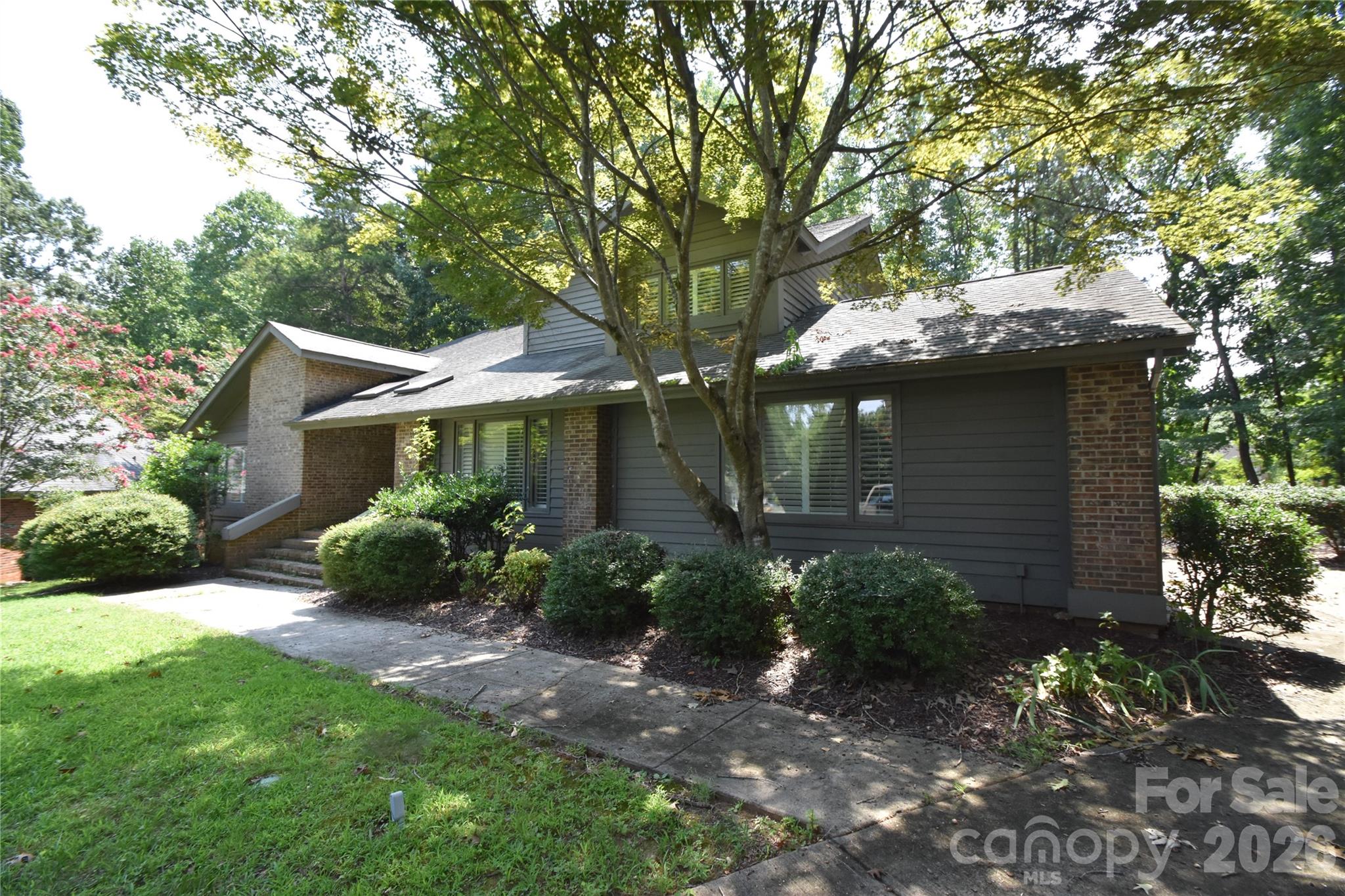 1800 Stockwell Court Property Photo 2