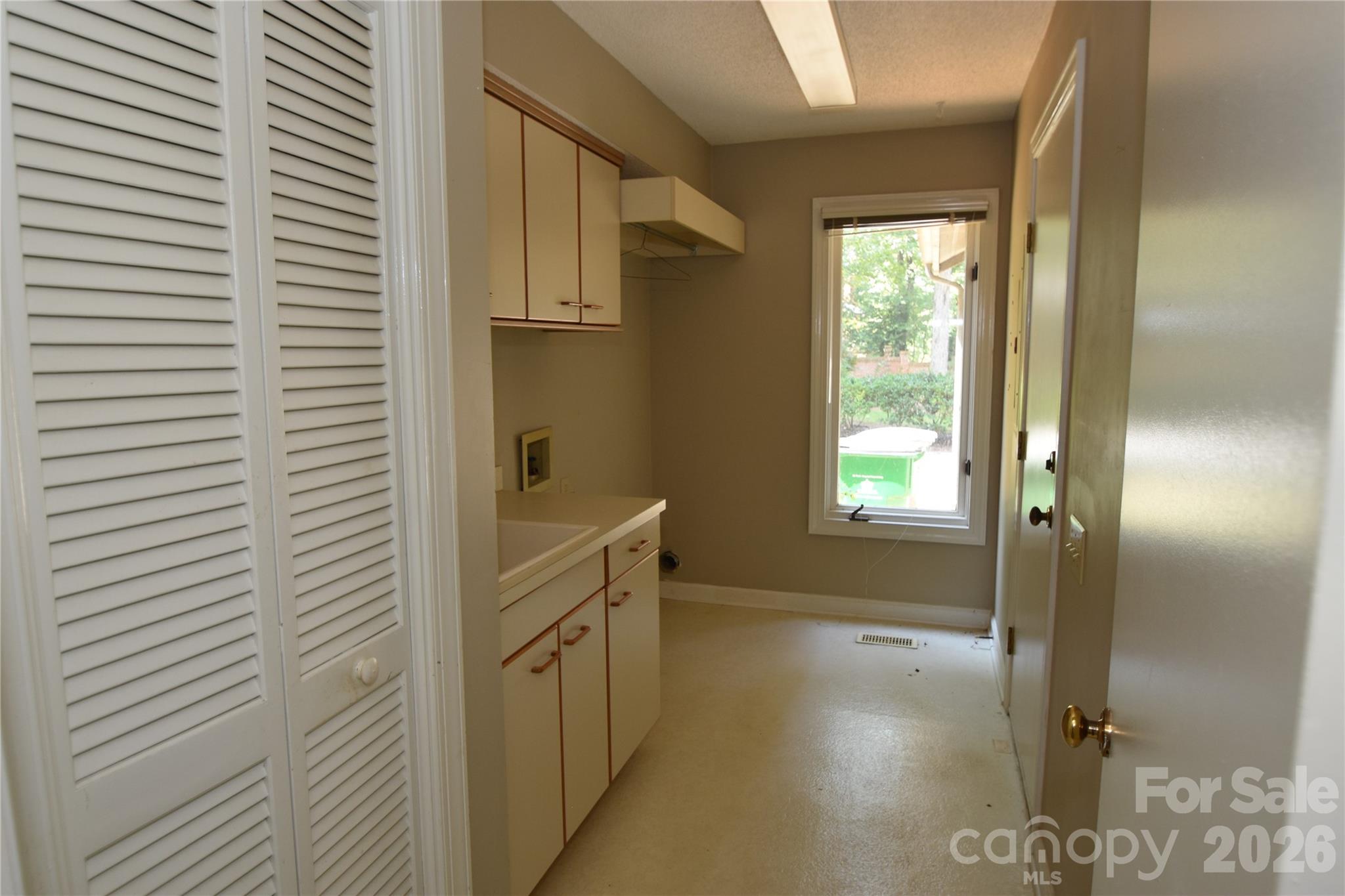 1800 Stockwell Court Property Photo 8