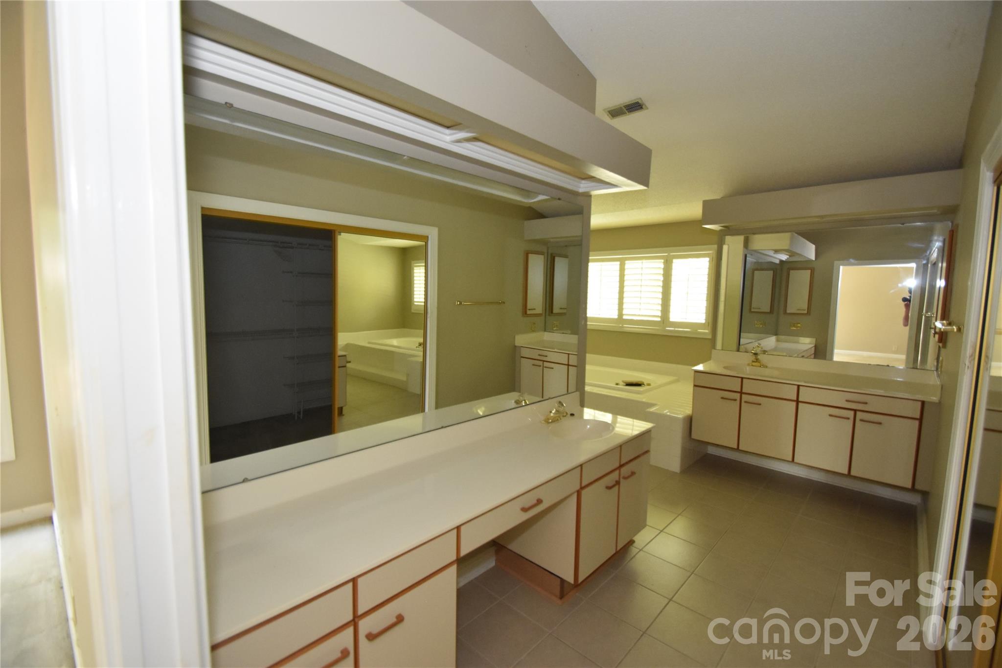 1800 Stockwell Court Property Photo 14