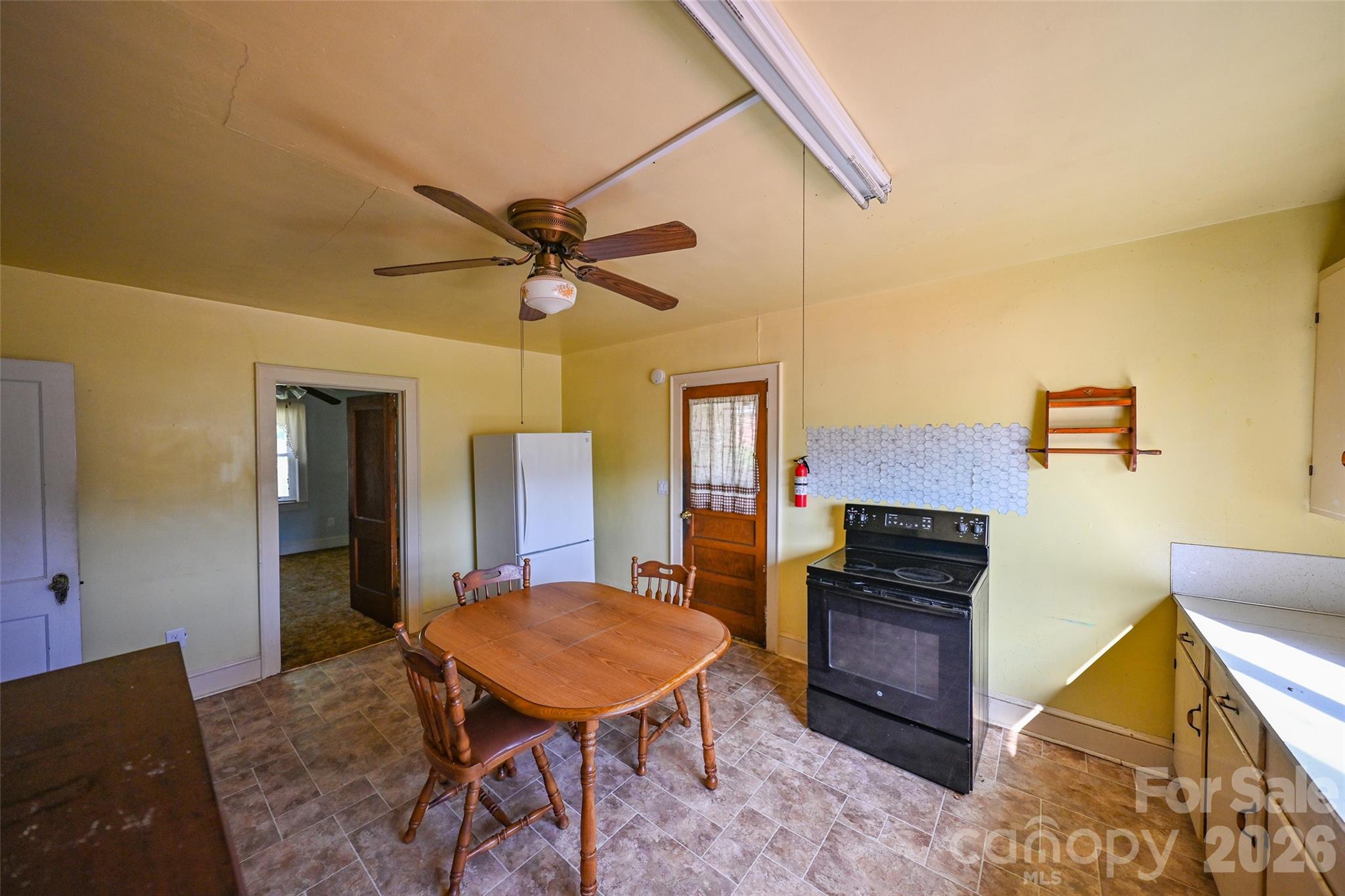 164 N Mitchell Avenue Property Photo 10