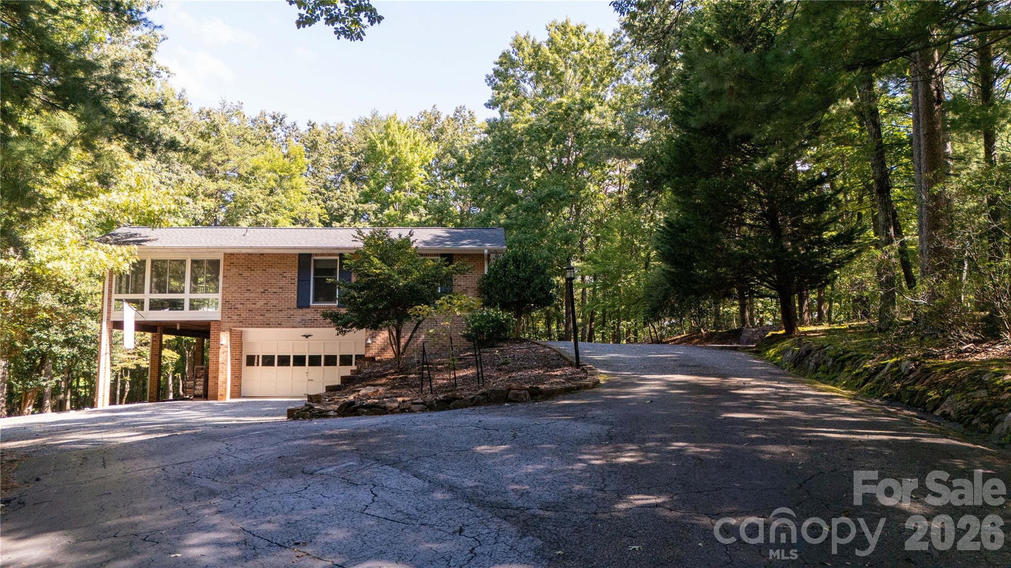 1137 Mountain Laurel Drive Property Photo 5