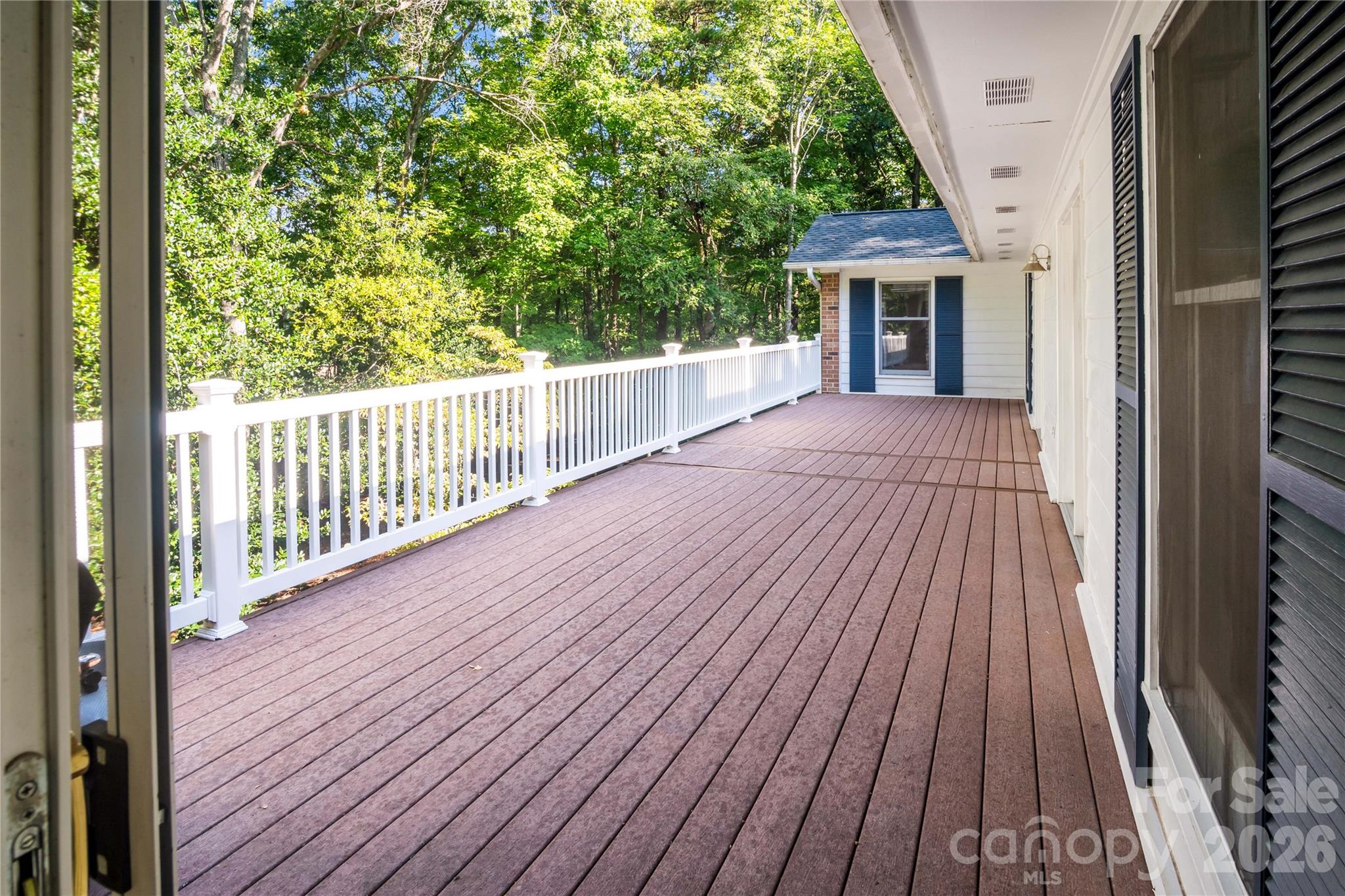 1137 Mountain Laurel Drive Property Photo 7