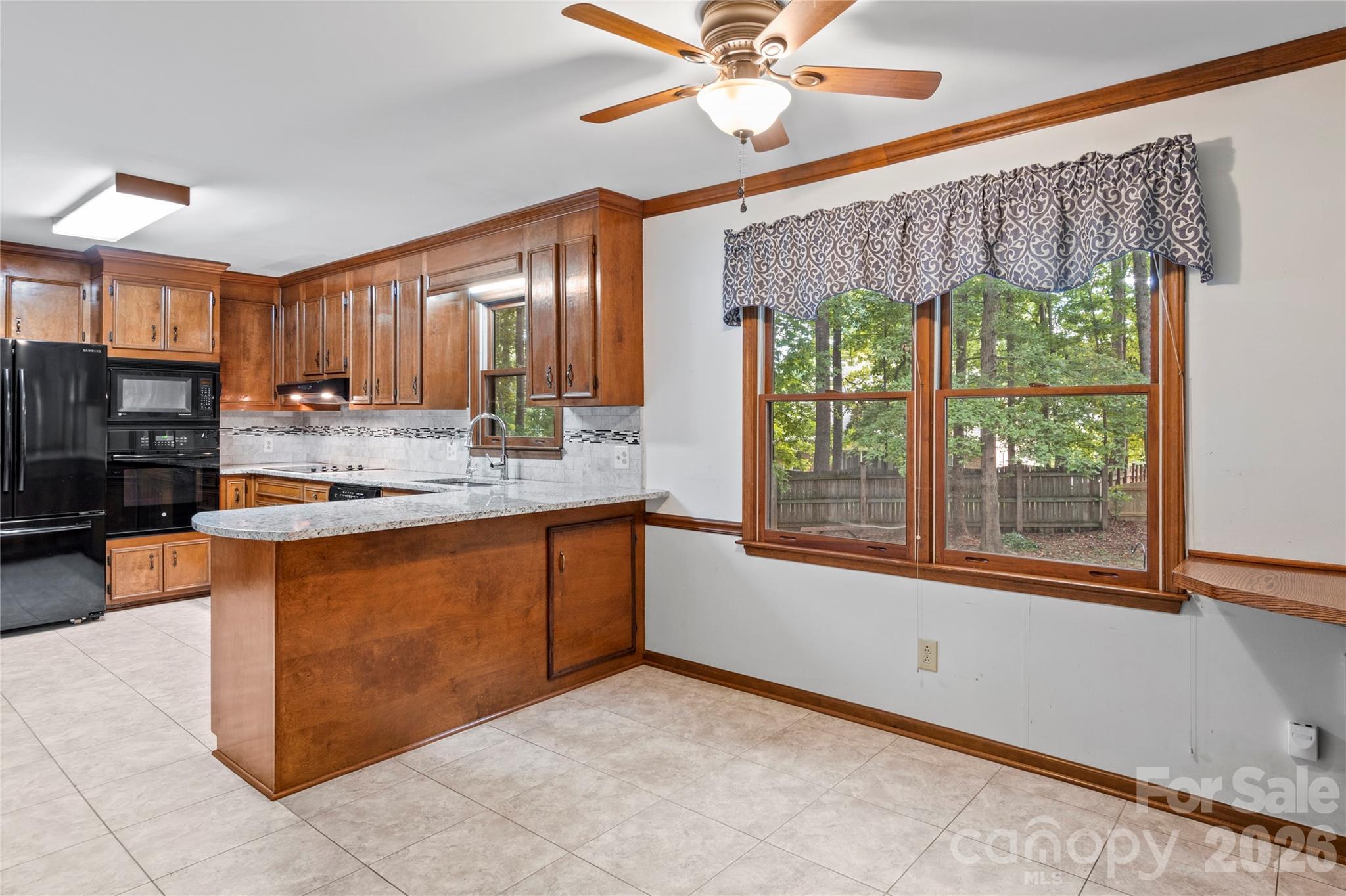 499 Reigate Drive Property Photo 10