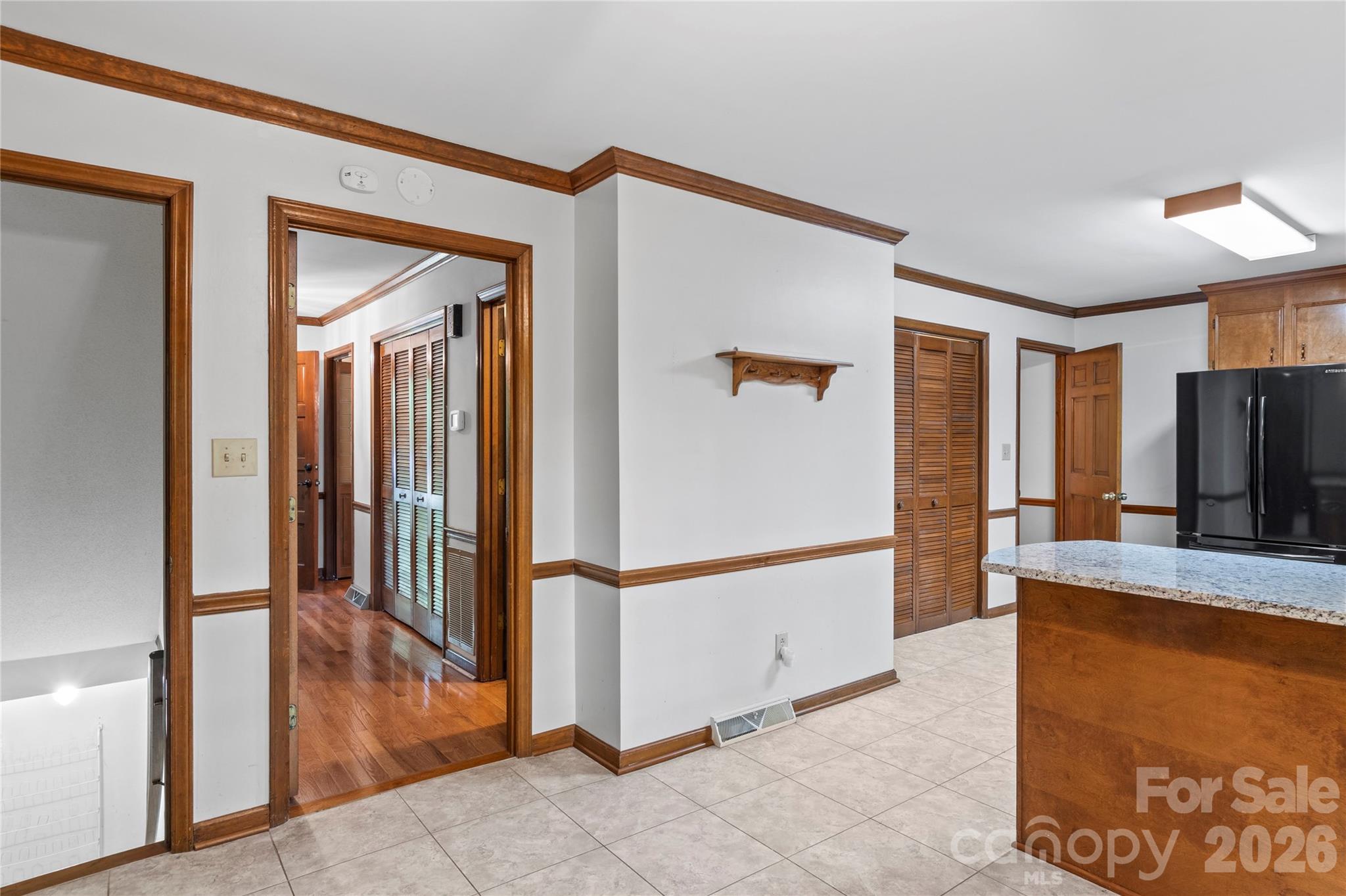 499 Reigate Drive Property Photo 12