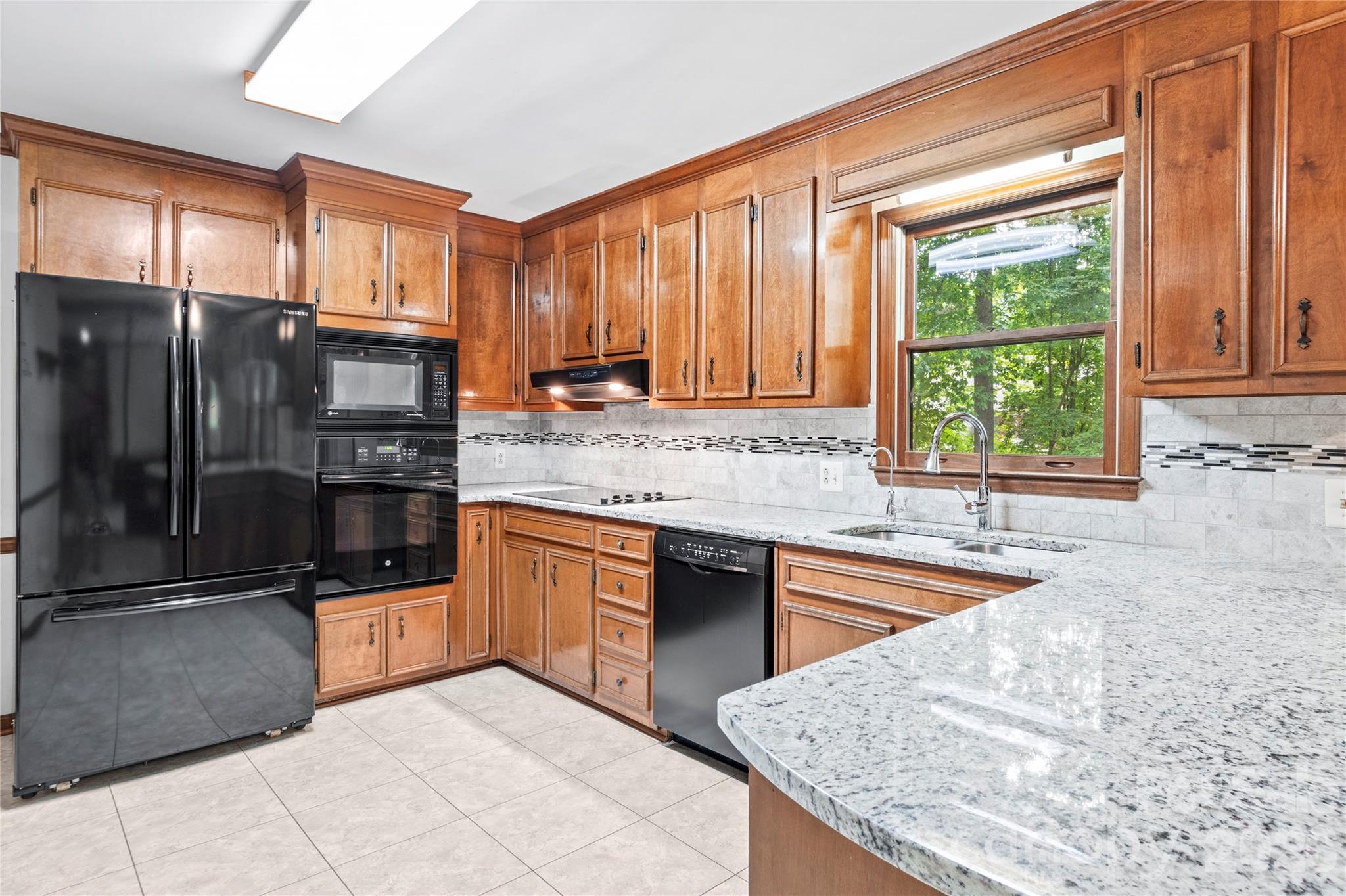 499 Reigate Drive Property Photo 13