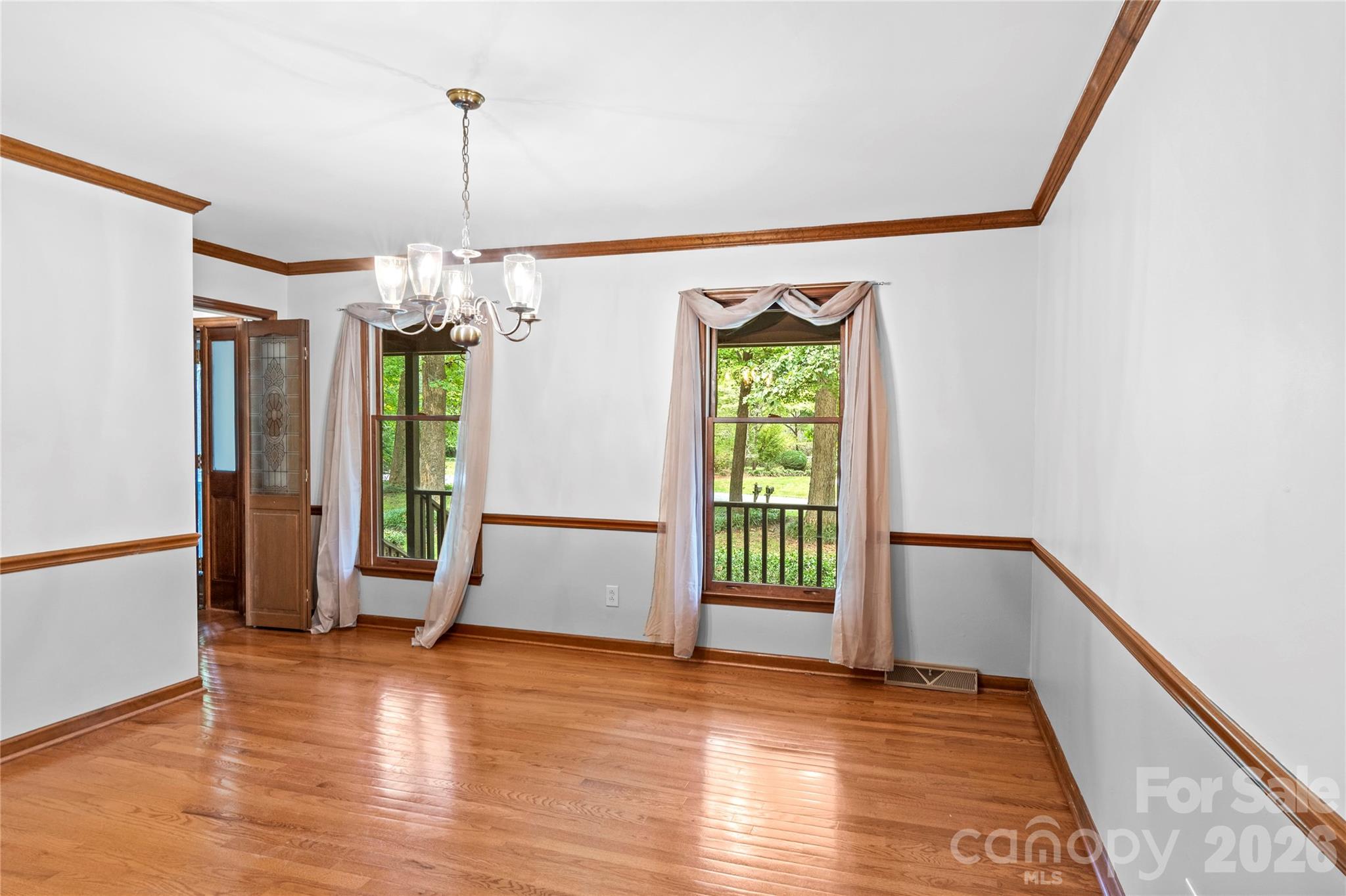 499 Reigate Drive Property Photo 16