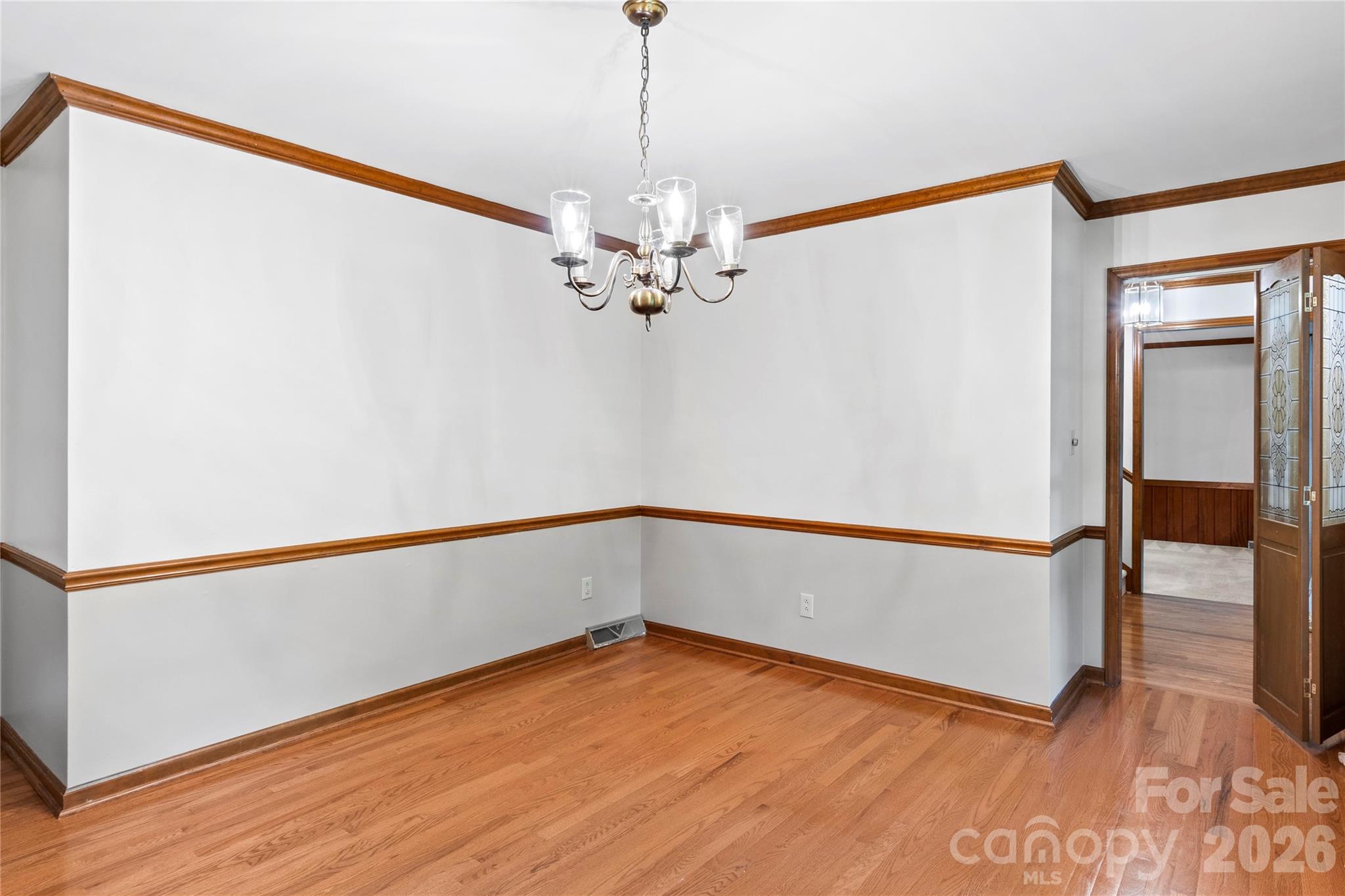 499 Reigate Drive Property Photo 17