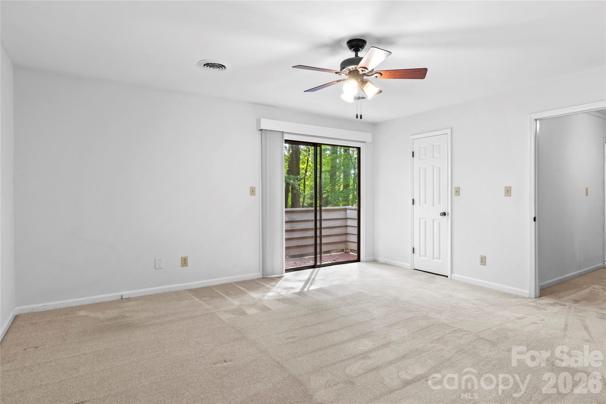 499 Reigate Drive Property Photo 21