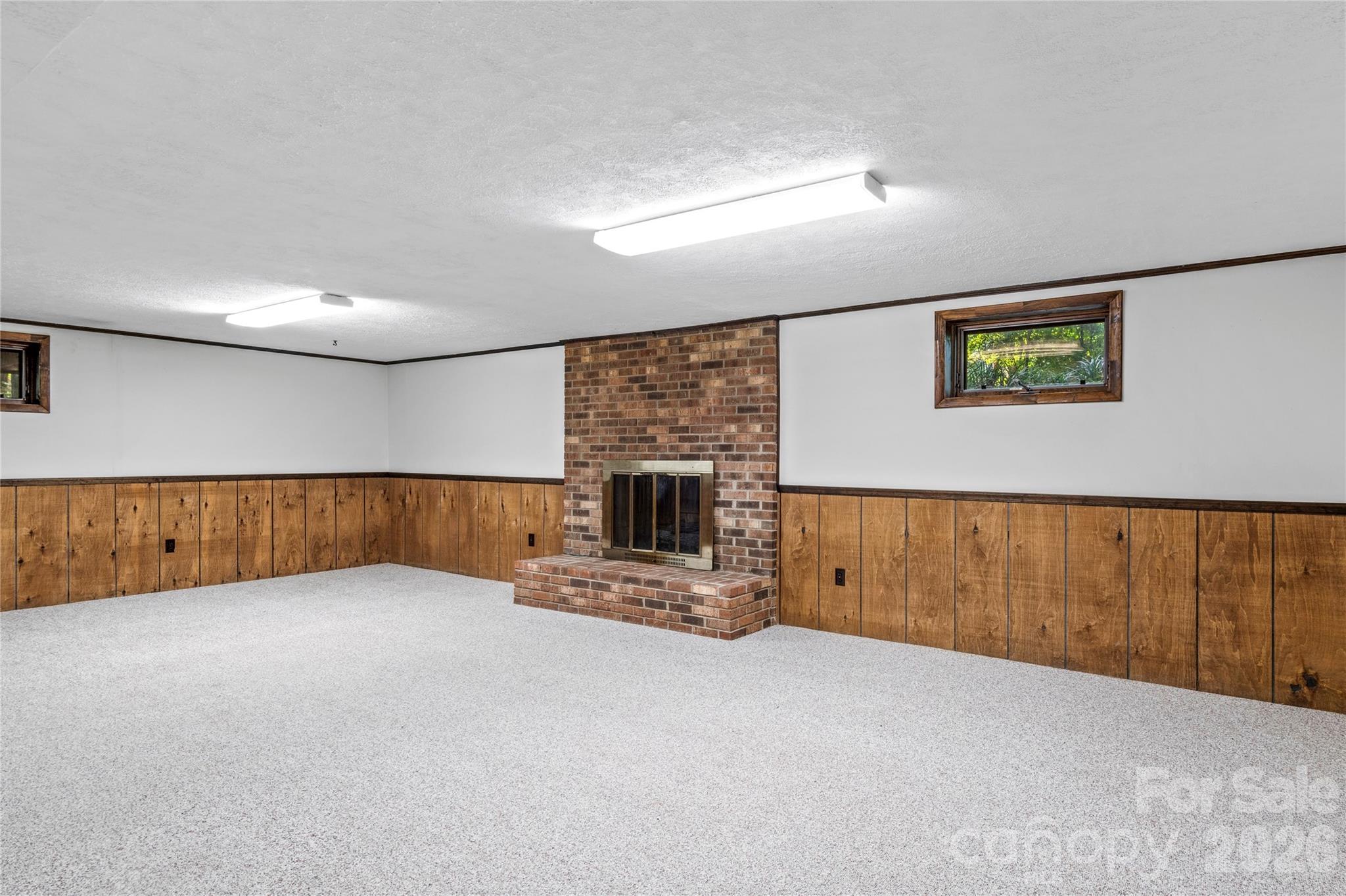 499 Reigate Drive Property Photo 32