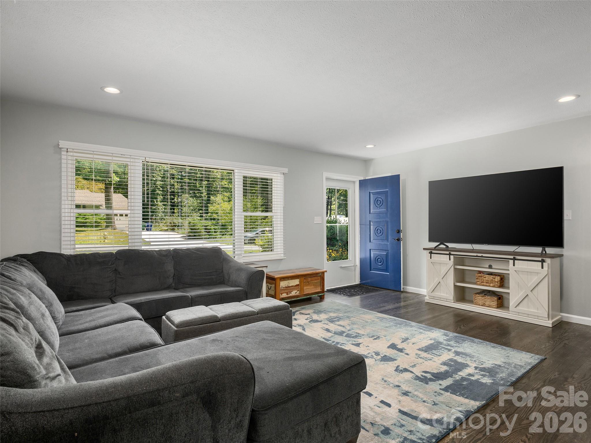 182 Locust Court Property Photo 3