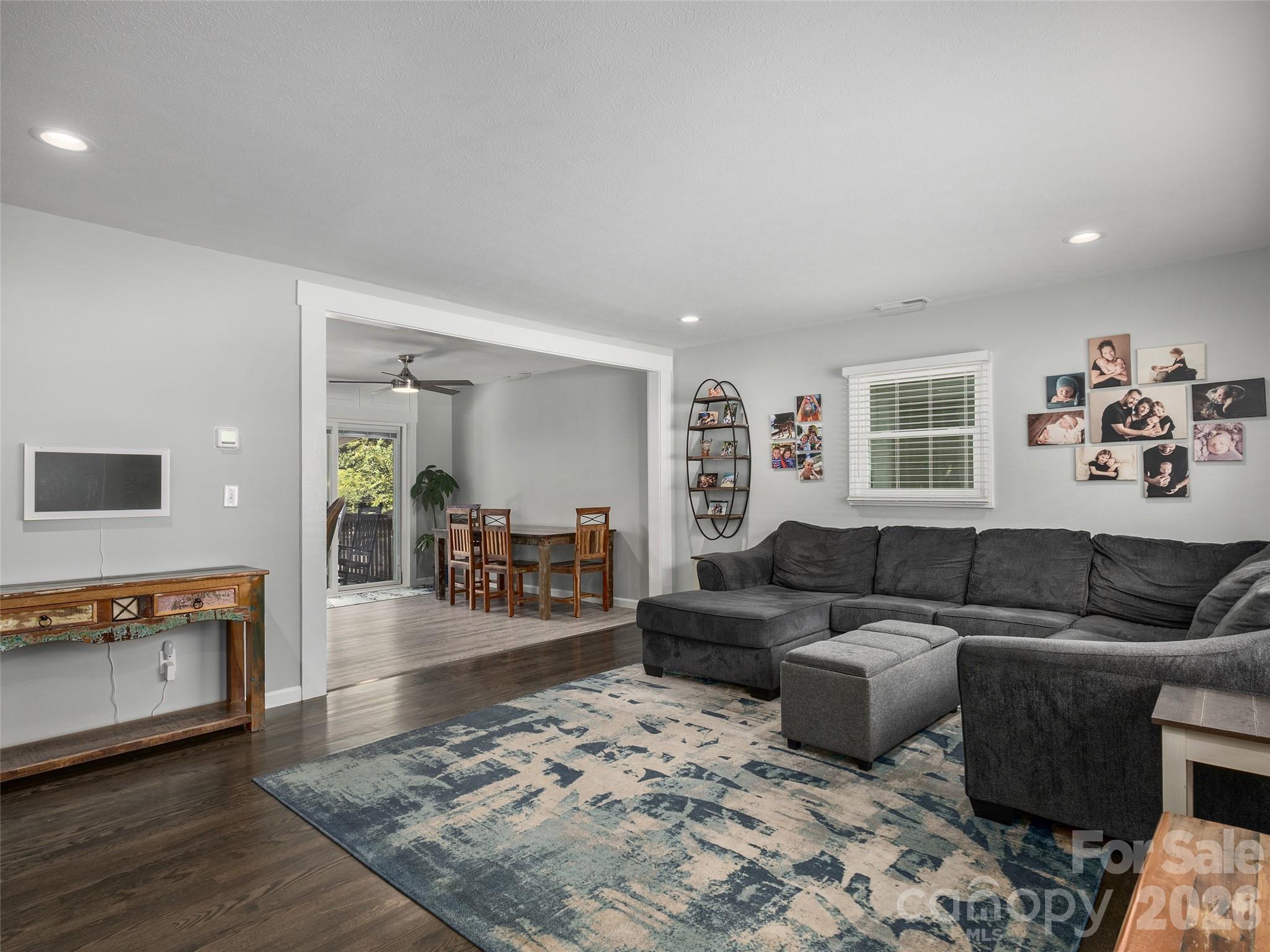 182 Locust Court Property Photo 4