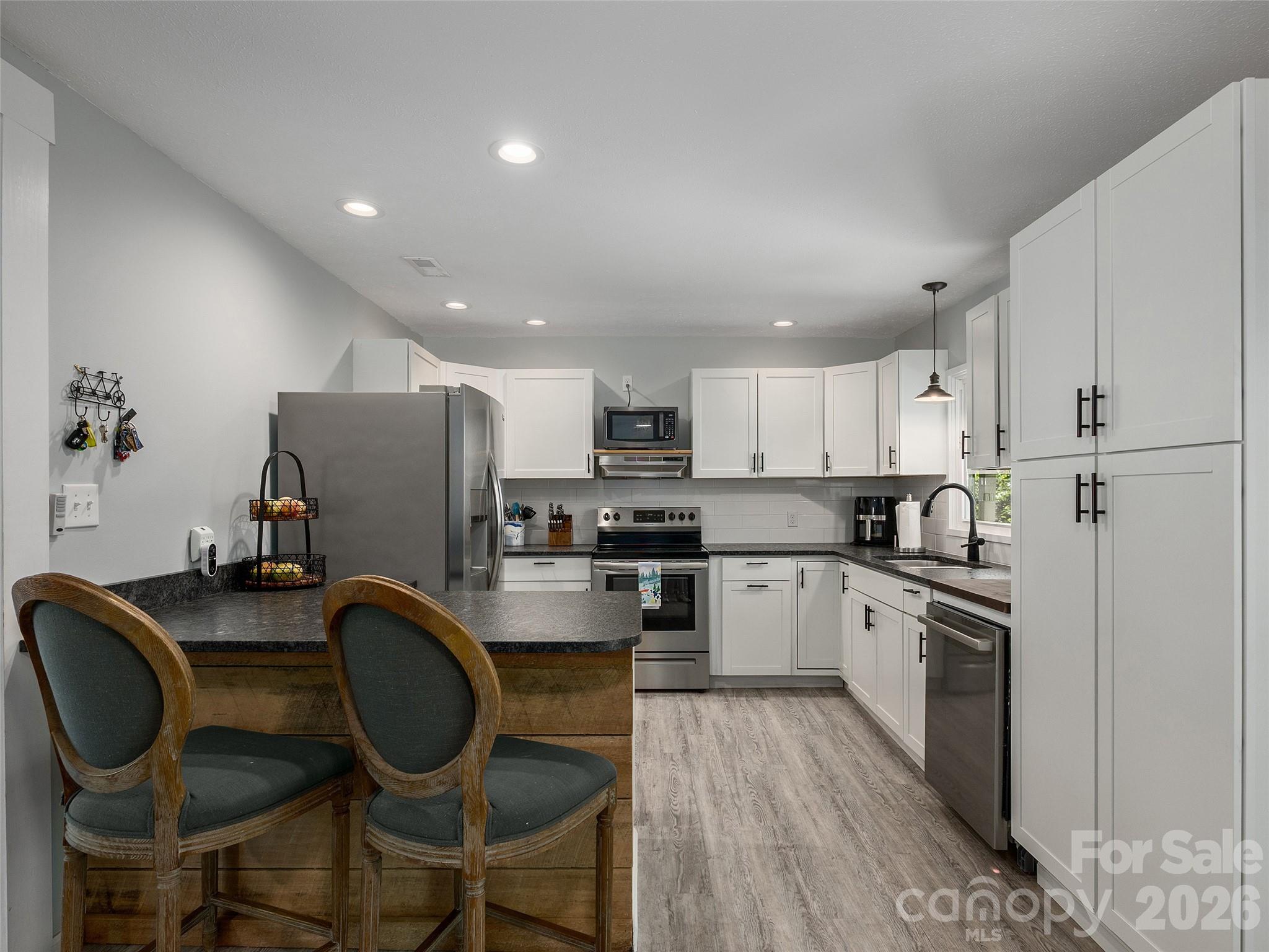 182 Locust Court Property Photo 8