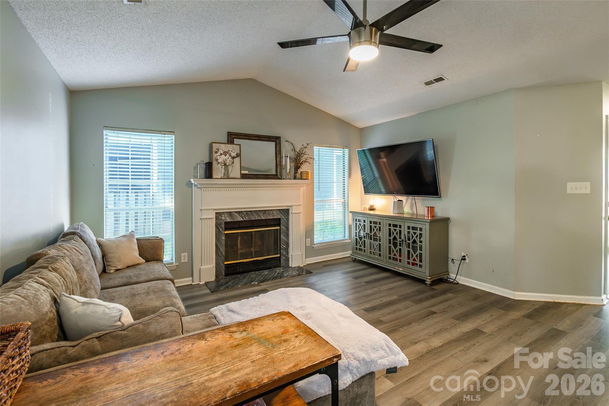 8514 Lockerbie Lane Property Photo 4