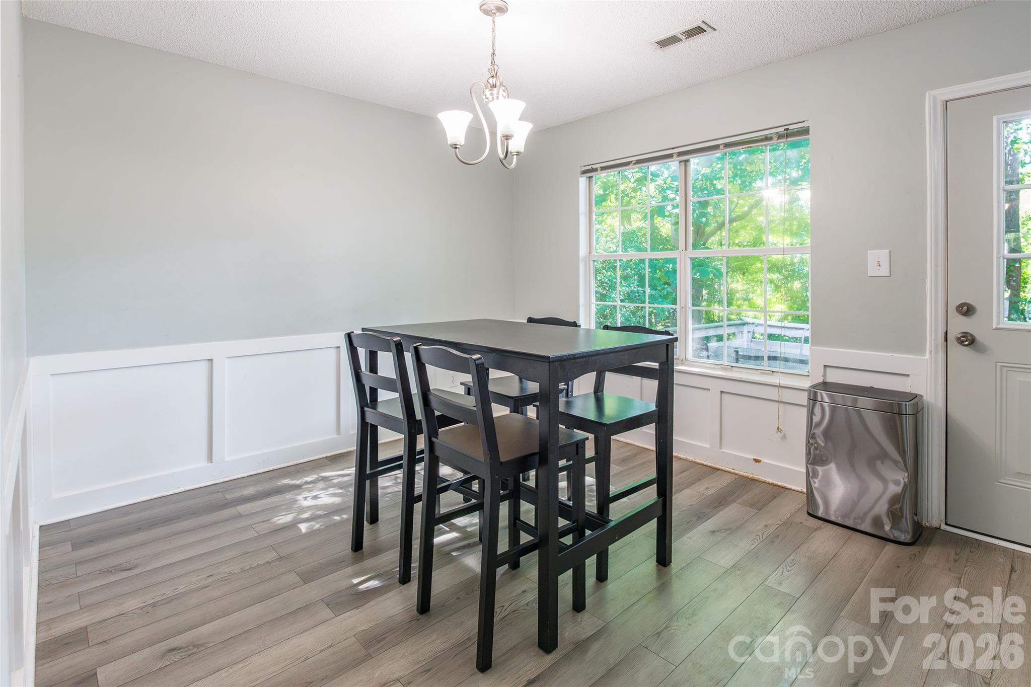 8514 Lockerbie Lane Property Photo 8