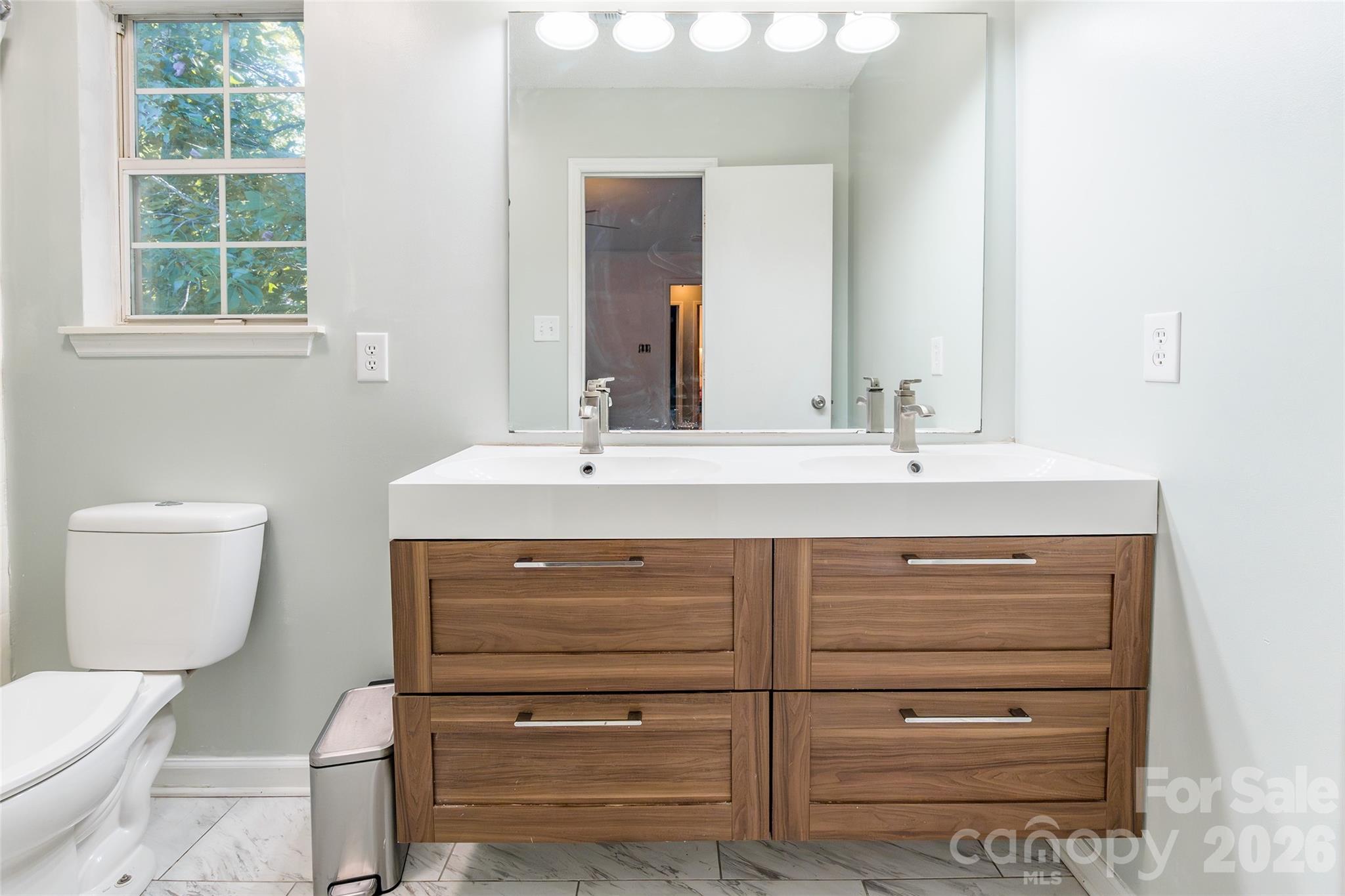 8514 Lockerbie Lane Property Photo 11