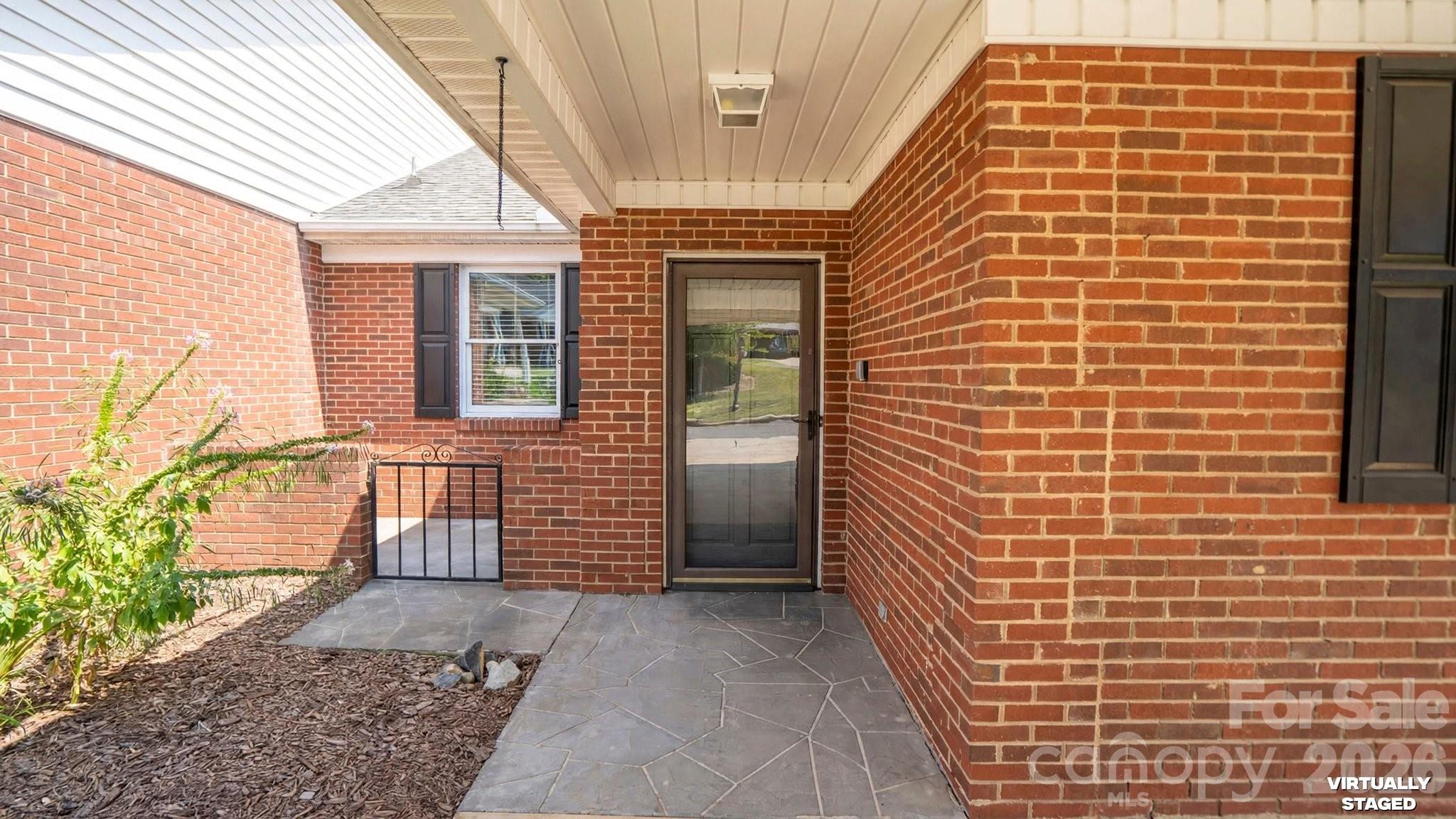 19942 Oak Leaf Circle Property Photo 2