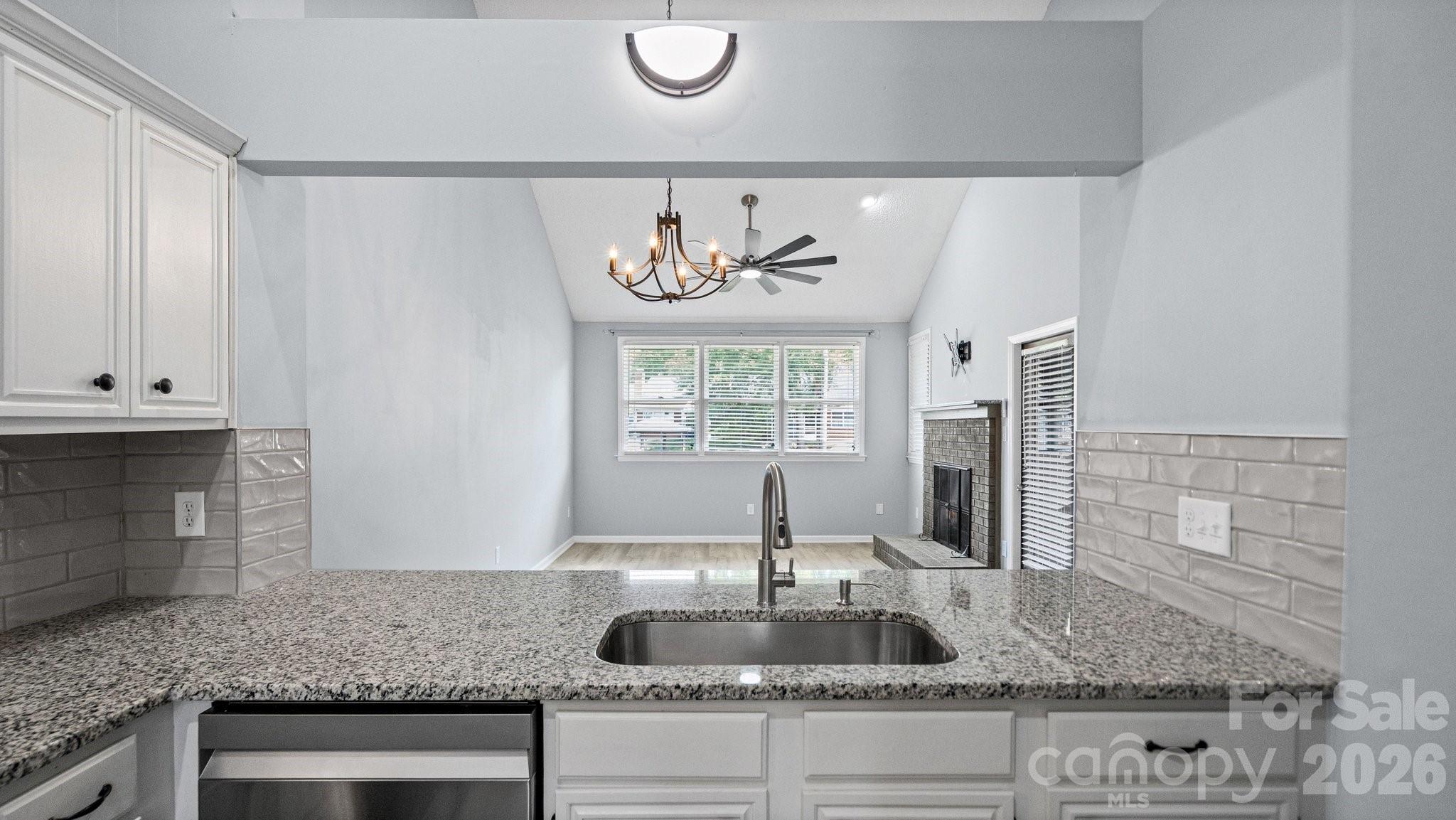19942 Oak Leaf Circle Property Photo 6