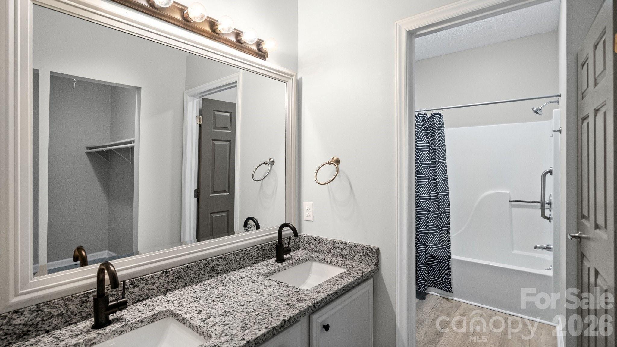 19942 Oak Leaf Circle Property Photo 17
