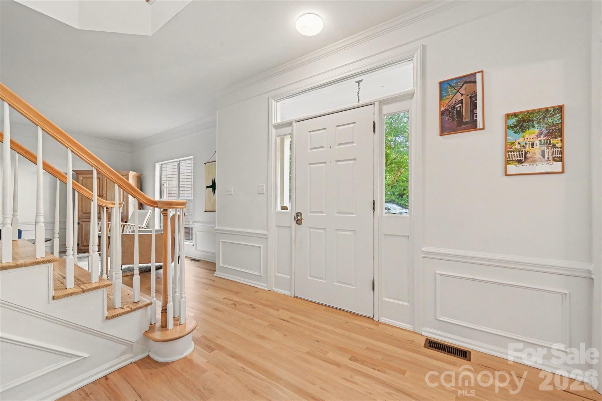 3524 Crescent Knoll Drive Property Photo 6