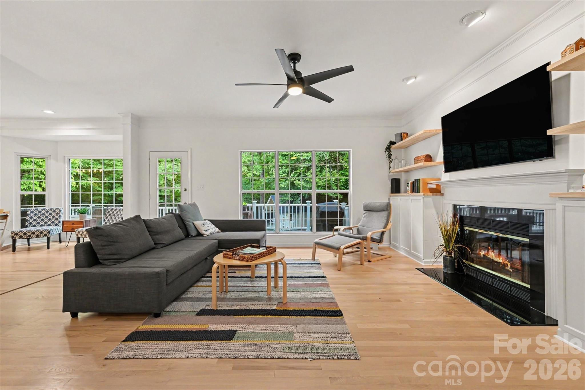 3524 Crescent Knoll Drive Property Photo 9