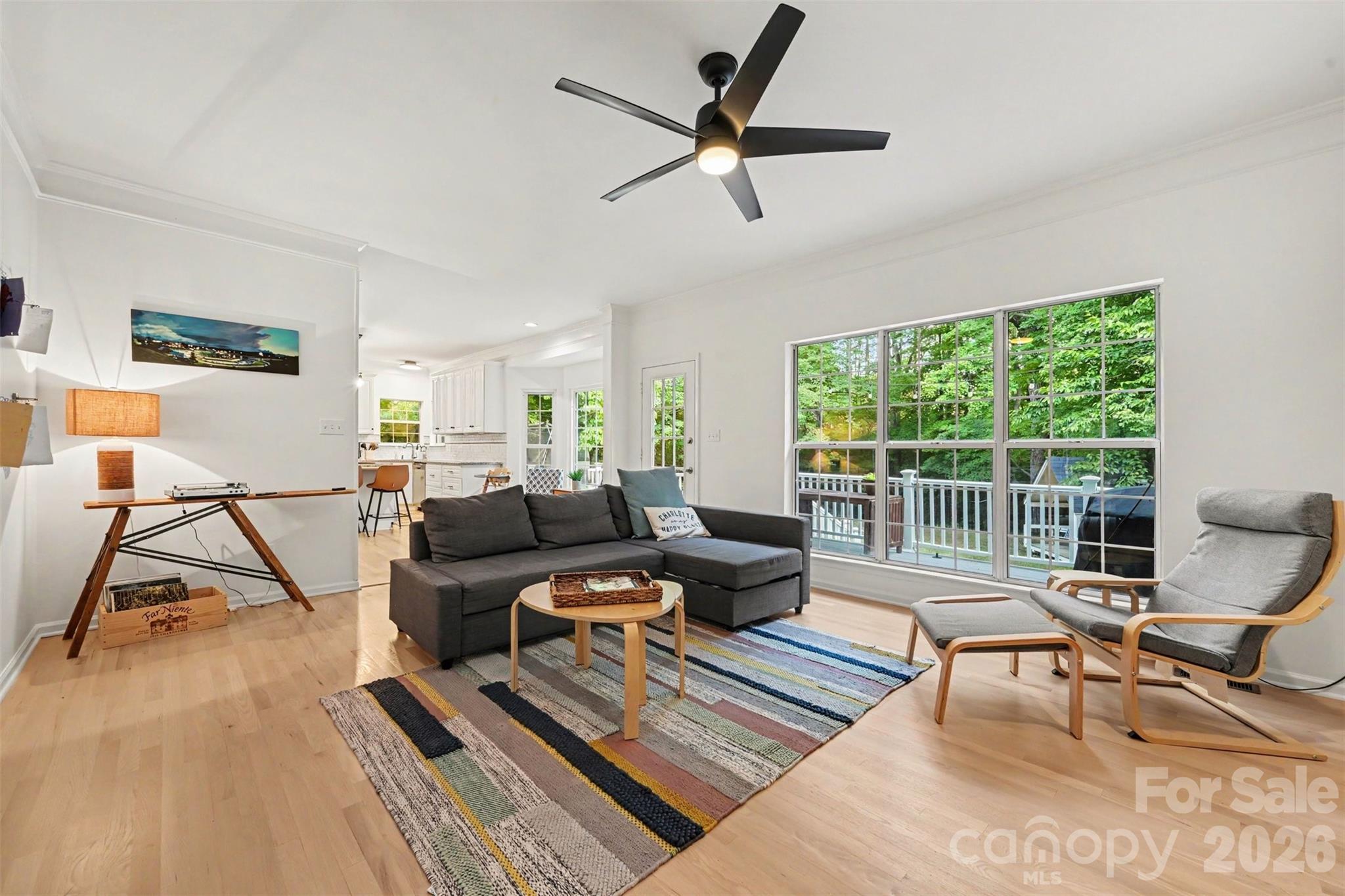 3524 Crescent Knoll Drive Property Photo 11