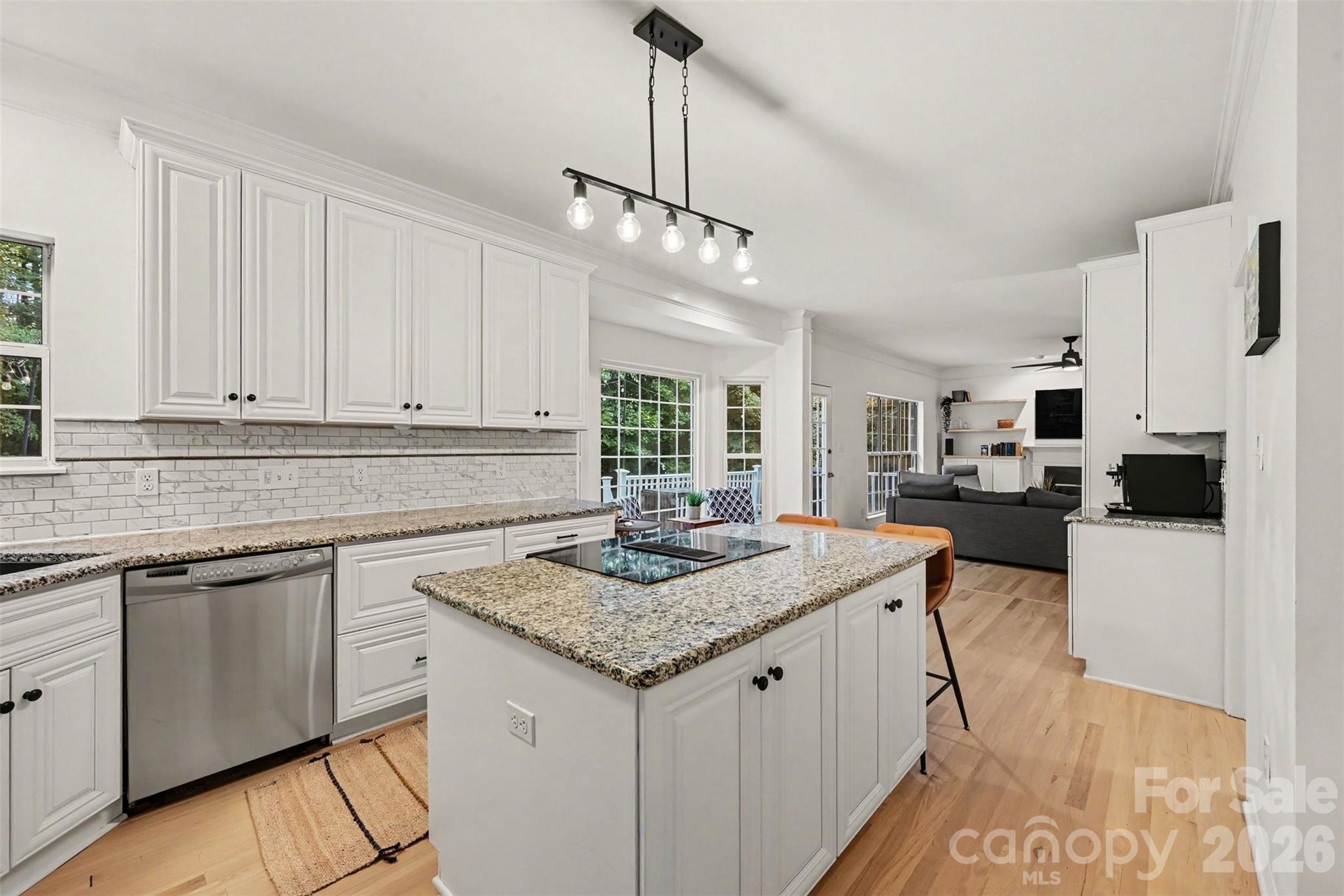 3524 Crescent Knoll Drive Property Photo 14