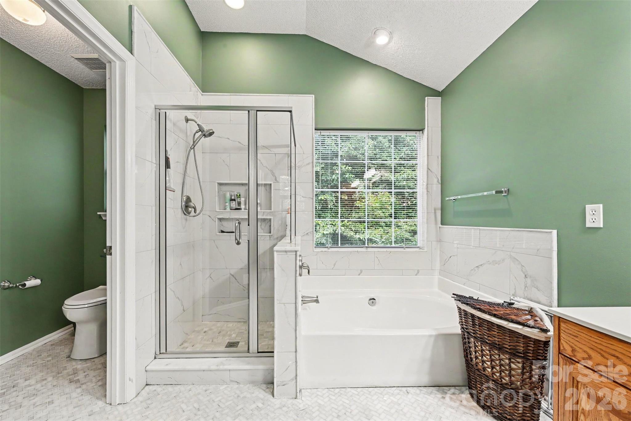 3524 Crescent Knoll Drive Property Photo 24