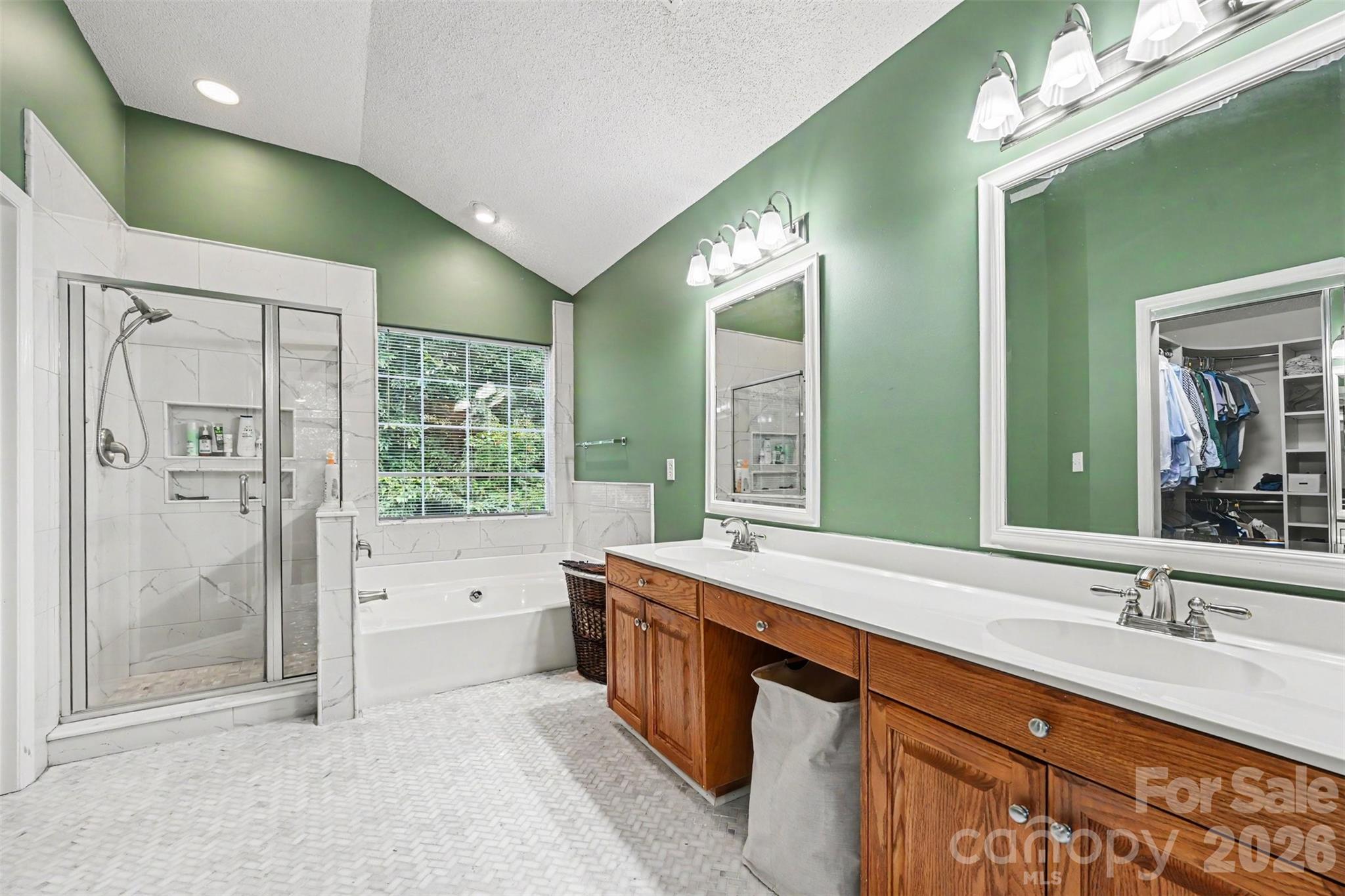 3524 Crescent Knoll Drive Property Photo 25